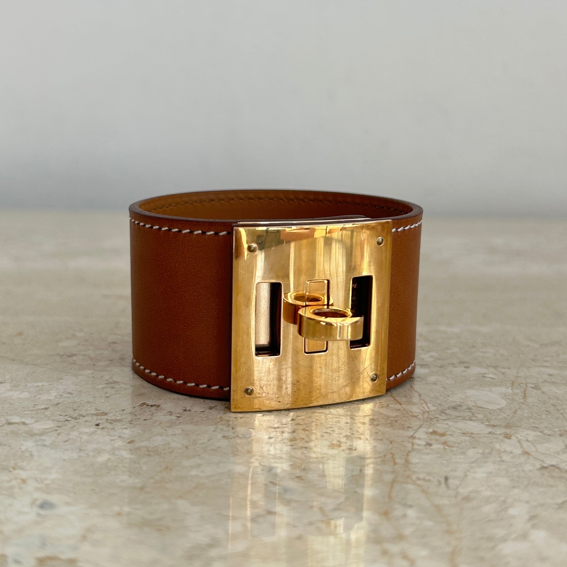 Pre-owned HERMES Gold Kelly Dog Bracelet