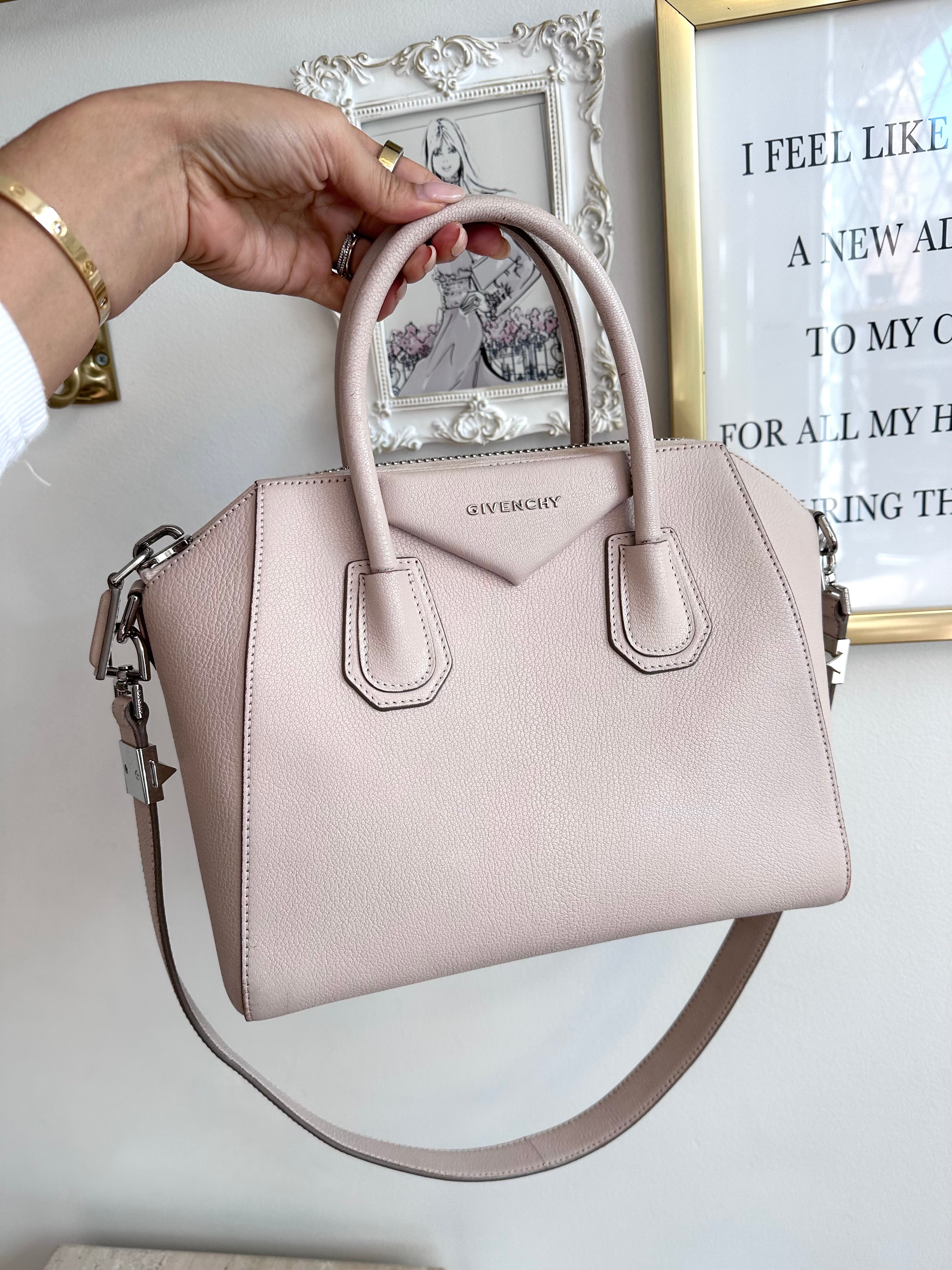 Pre-Owned GIVENCHY Small Antigona Grained Leather Bag