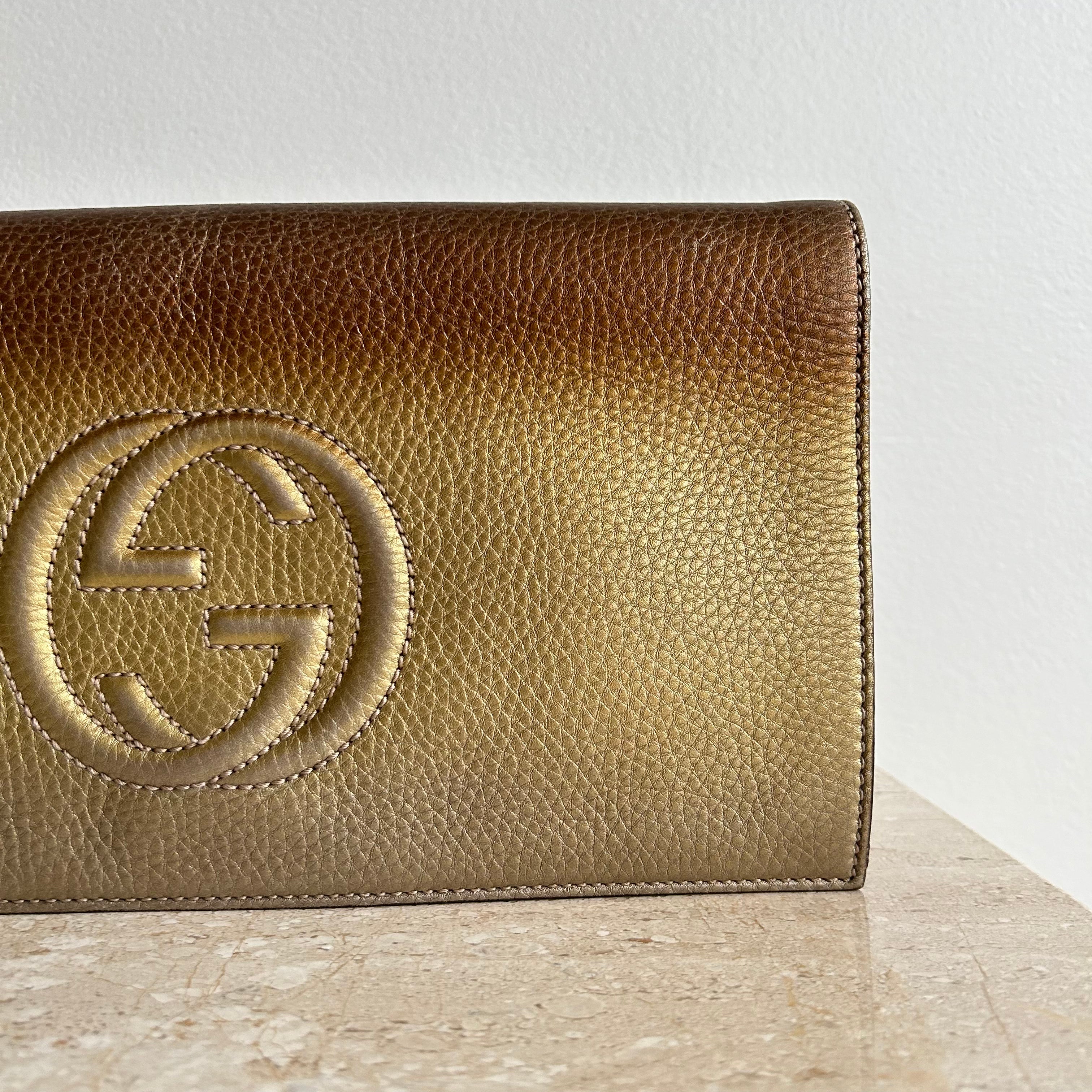 Pre-Owned GUCCI Gold Ombre Leather Soho Clutch