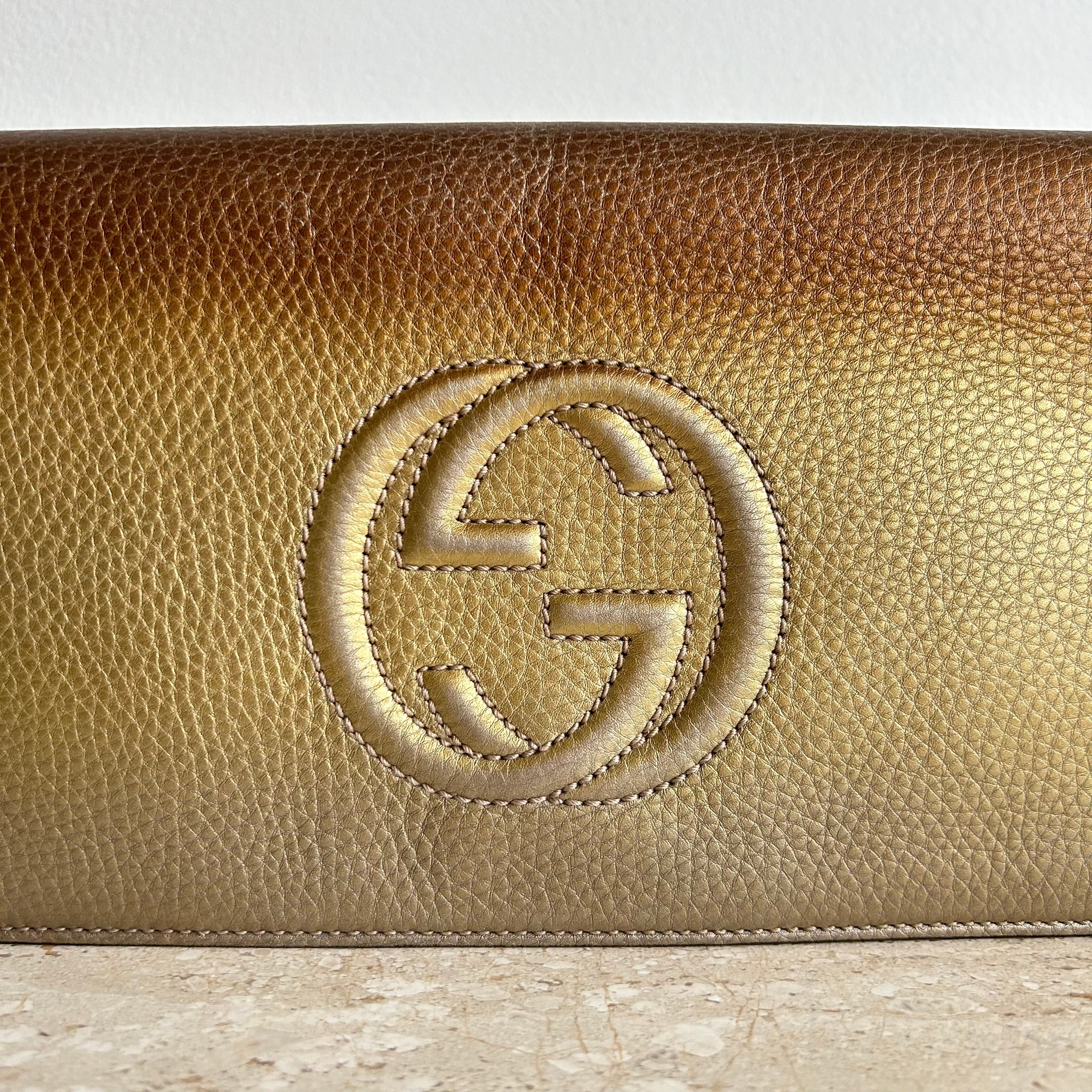 Pre-Owned GUCCI Gold Ombre Leather Soho Clutch