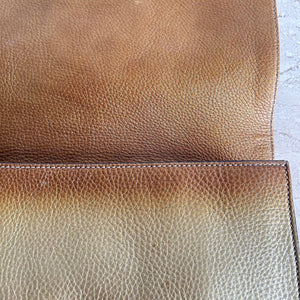 Pre-Owned GUCCI Gold Ombre Leather Soho Clutch