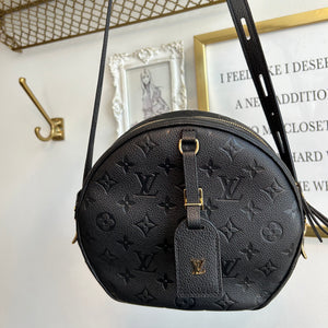 Pre-Owned LOUIS VUITTON Black Empreinte Boîte Chapeau Souple MM Bag