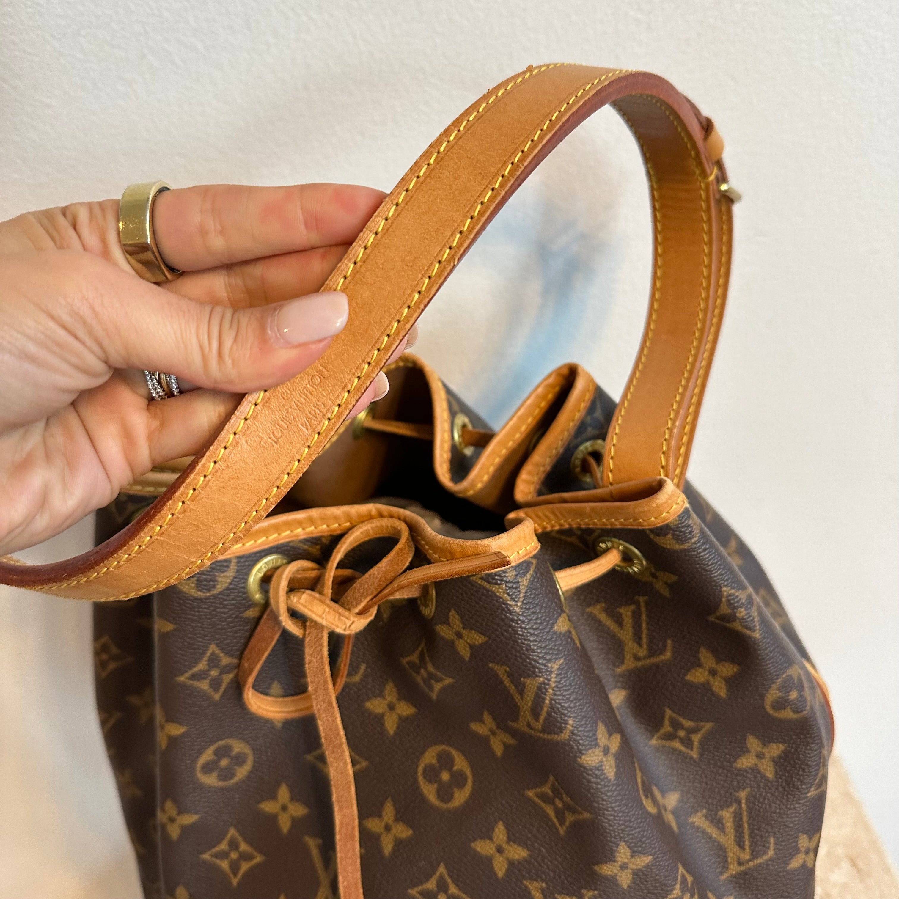 Pre-Owned Louis Vuitton Petit Noe Monogram Bag 