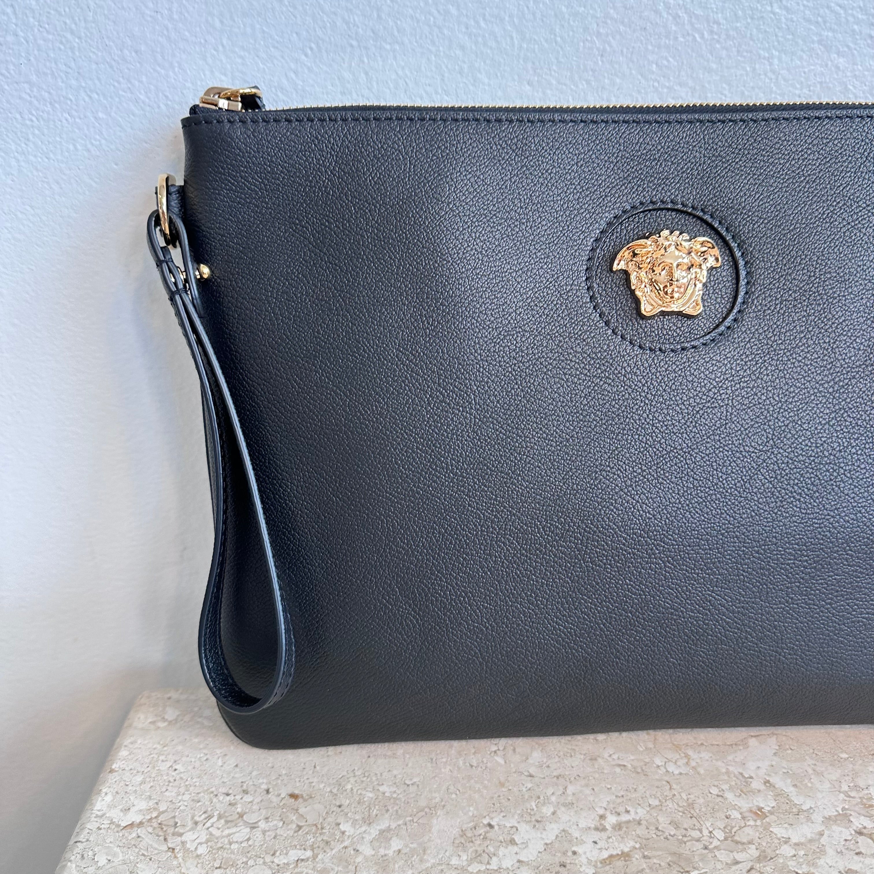 Pre-Owned VERSACE La Medusa Black Leather Clutch/Wristlet