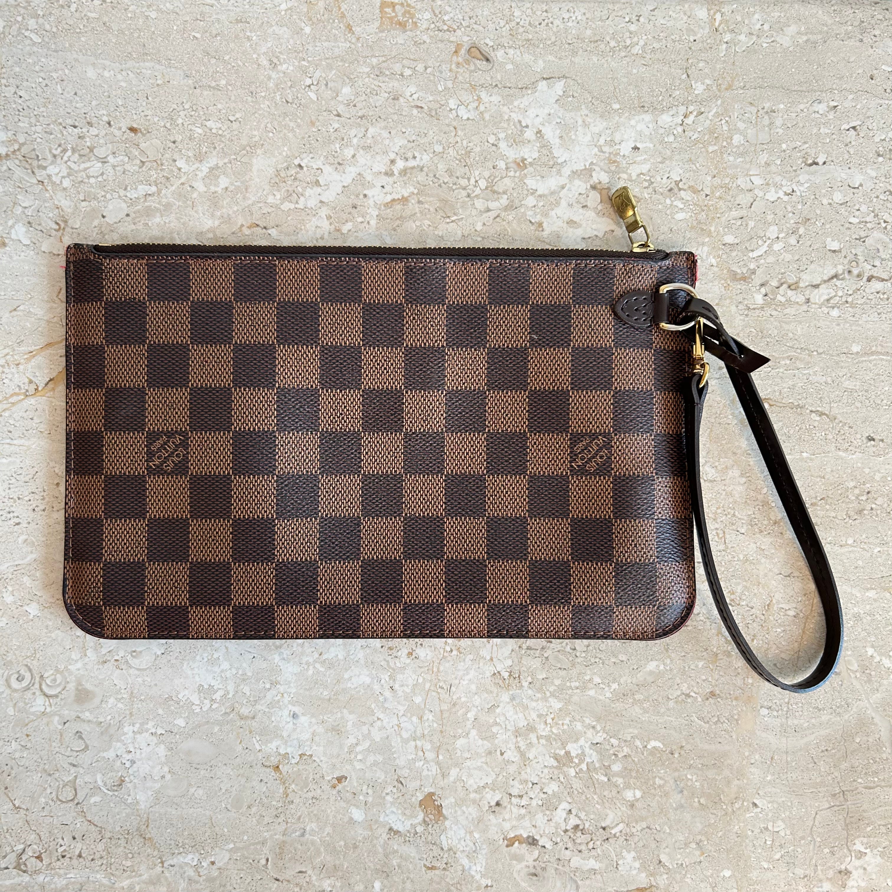 Pre-Owned LOUIS VUITTON Damier Ebene Neverfull Wristlet