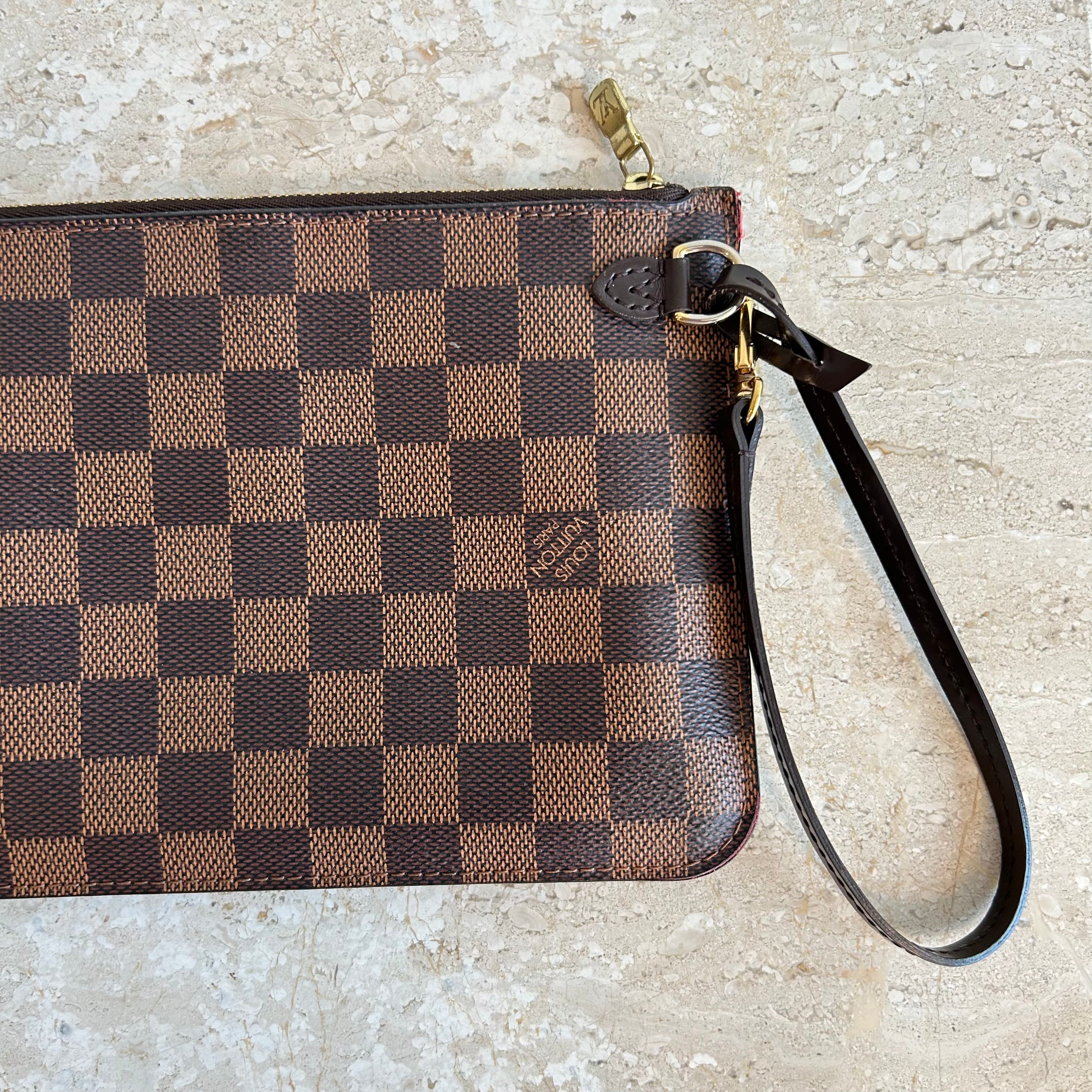 Pre-Owned LOUIS VUITTON Damier Ebene Neverfull Wristlet