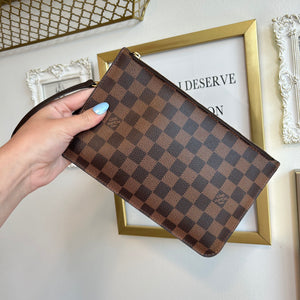 Pre-Owned LOUIS VUITTON Damier Ebene Neverfull Wristlet