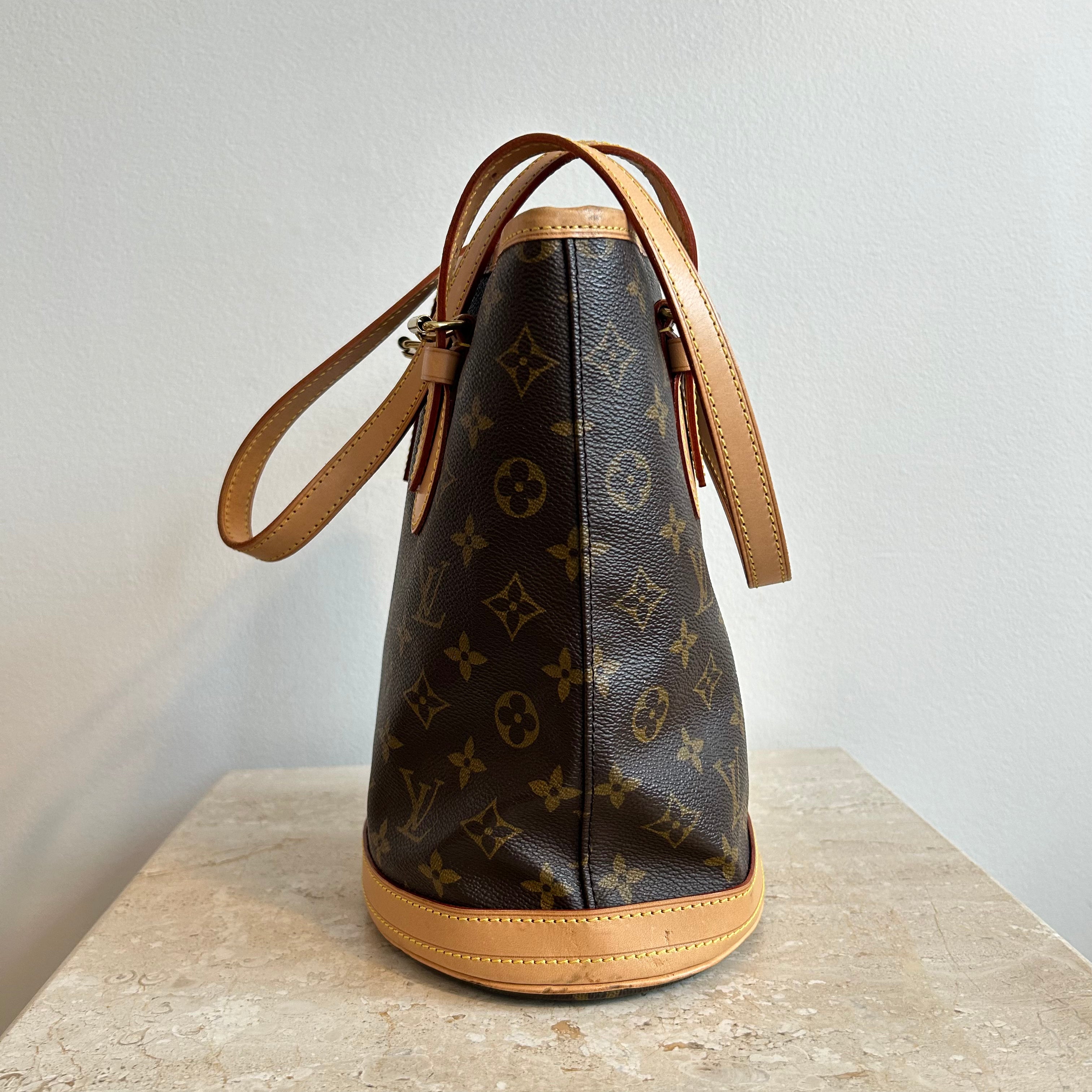 Pre-Owned LOUIS VUITTON Vintage Monogram Petite Bucket Bag