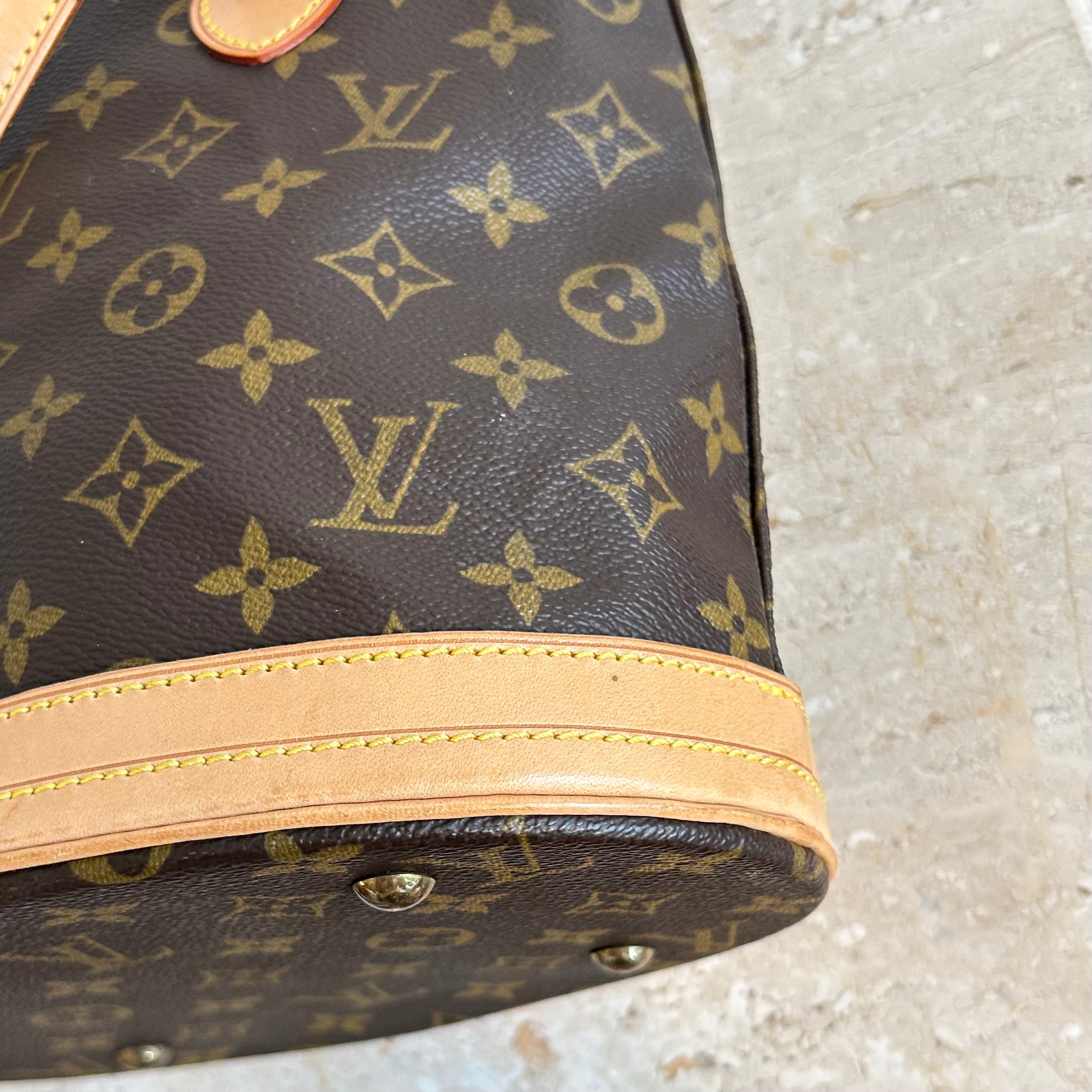 Pre-Owned LOUIS VUITTON Vintage Monogram Petite Bucket Bag