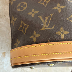 Pre-Owned LOUIS VUITTON Vintage Monogram Petite Bucket Bag