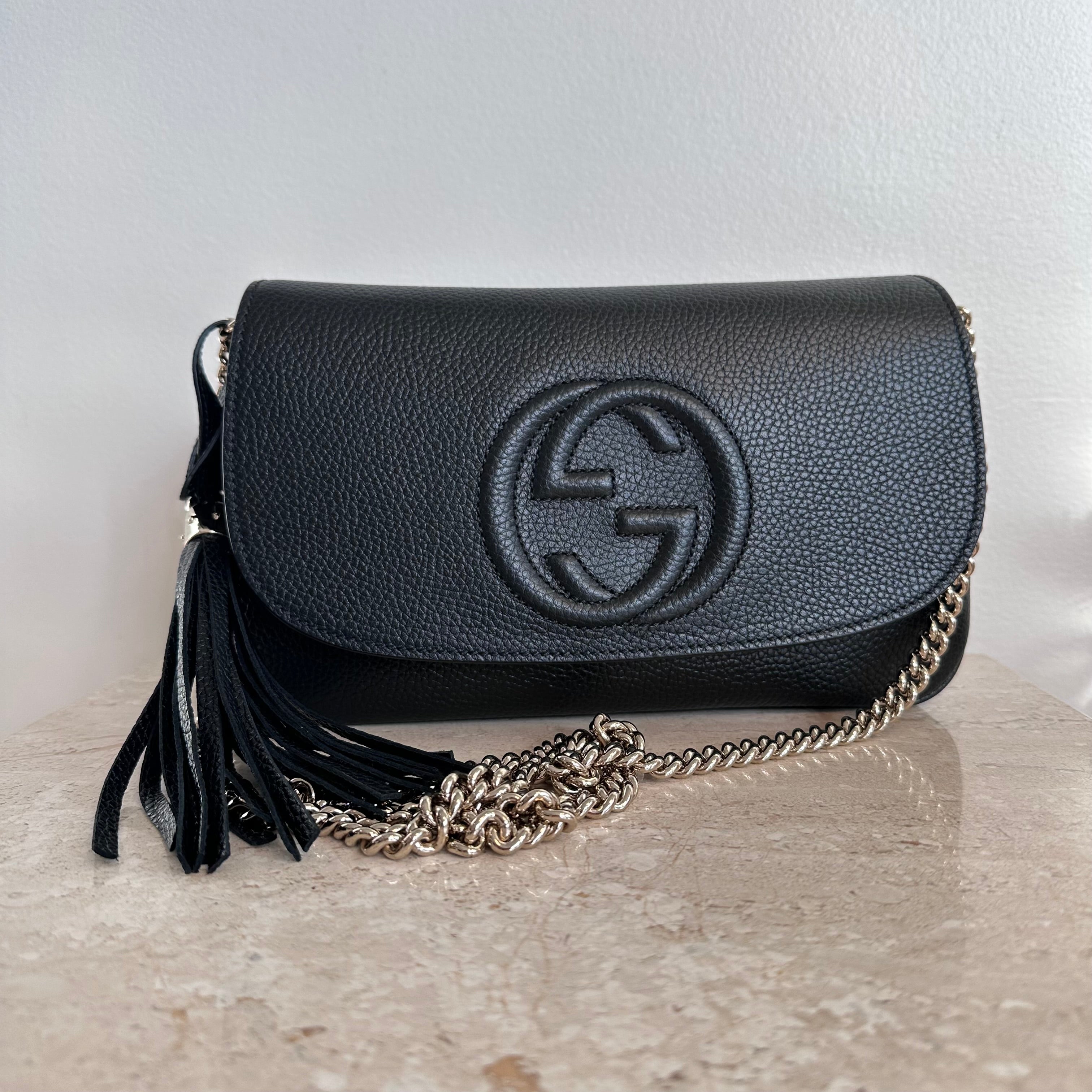 Pre-Owned GUCCI Medium Soho Black Flap Bag