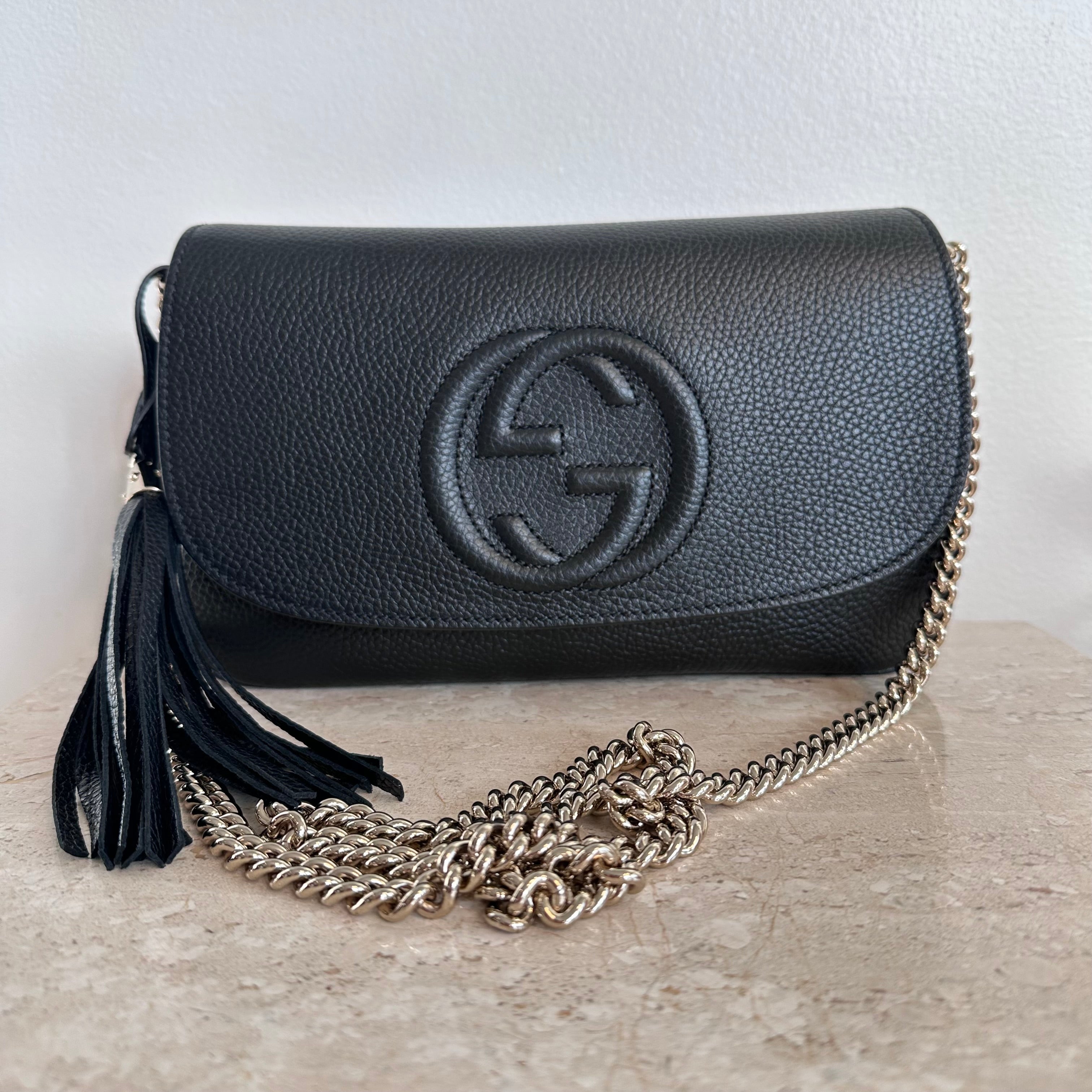 Pre-Owned GUCCI Medium Soho Black Flap Bag