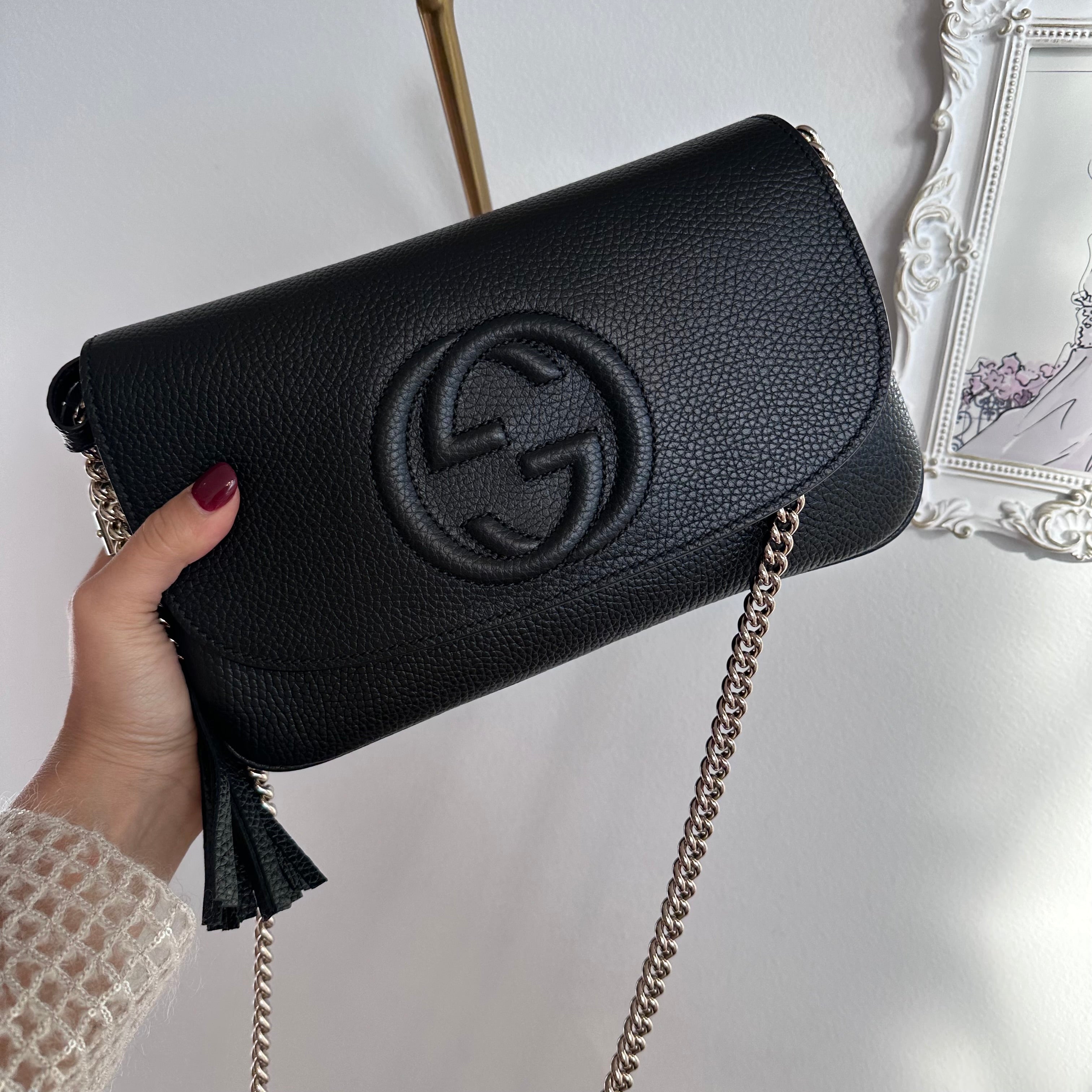 Pre-Owned GUCCI Medium Soho Black Flap Bag