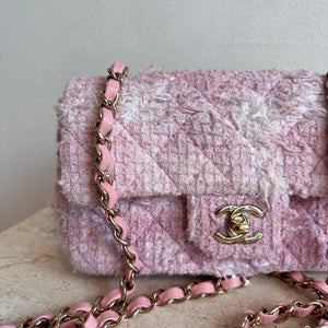 Pre-Owned CHANEL™ Pink Tweed Mini Classic Flap Bag