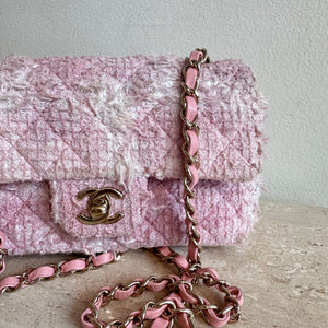 Pre-Owned CHANEL™ Pink Tweed Mini Classic Flap Bag