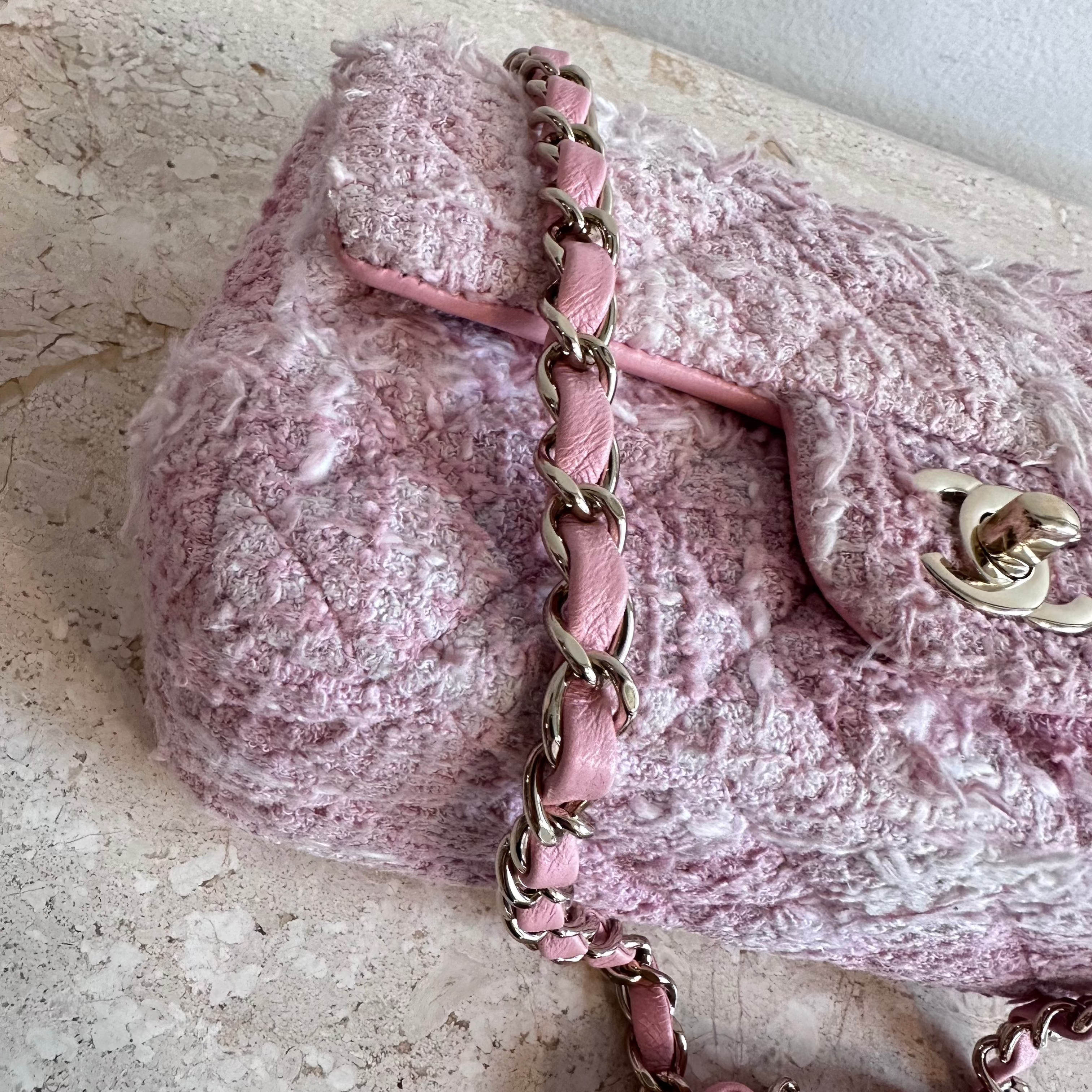 Pre-Owned CHANEL™ Pink Tweed Mini Classic Flap Bag