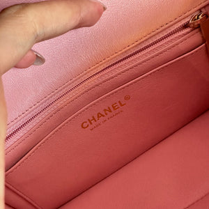 Pre-Owned CHANEL™ Pink Tweed Mini Classic Flap Bag