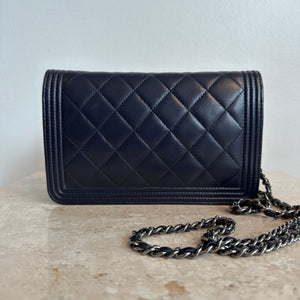 Pre-Owned CHANEL™ Navy Blue Quilted Boy Wallet on Chain