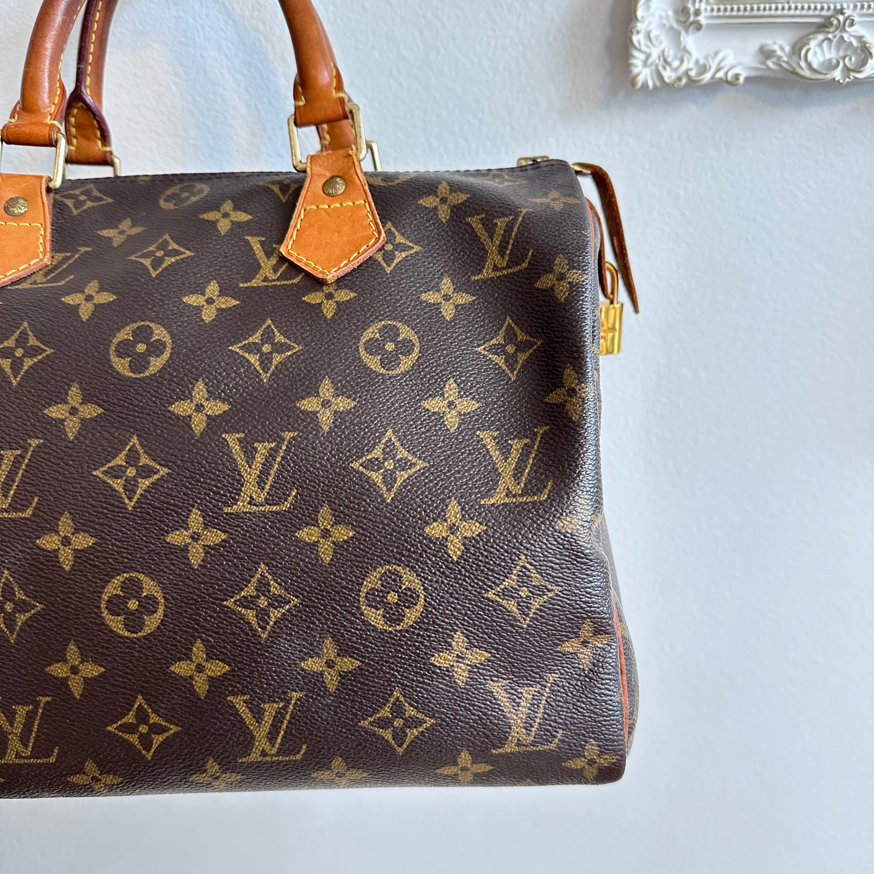 Pre-Owned LOUIS VUITTON Monogram Speedy 30