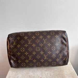 Pre-Owned LOUIS VUITTON Monogram Speedy 30