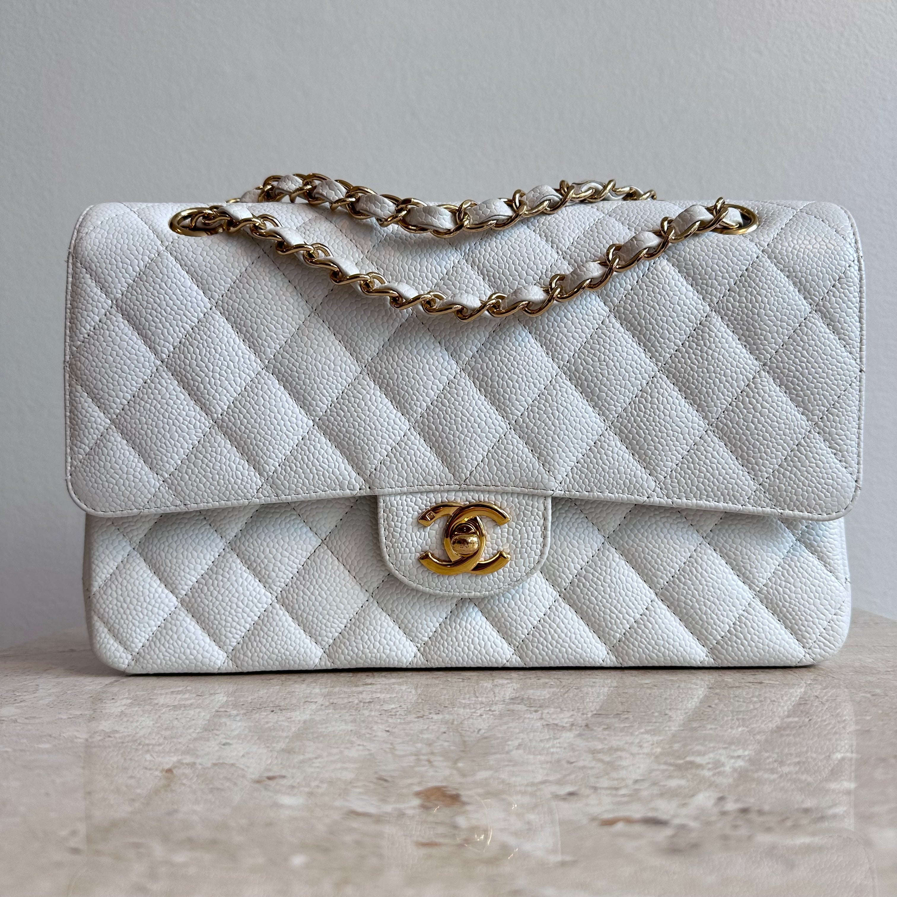 Pre-Owned CHANEL™ Vintage White Caviar Double Flap