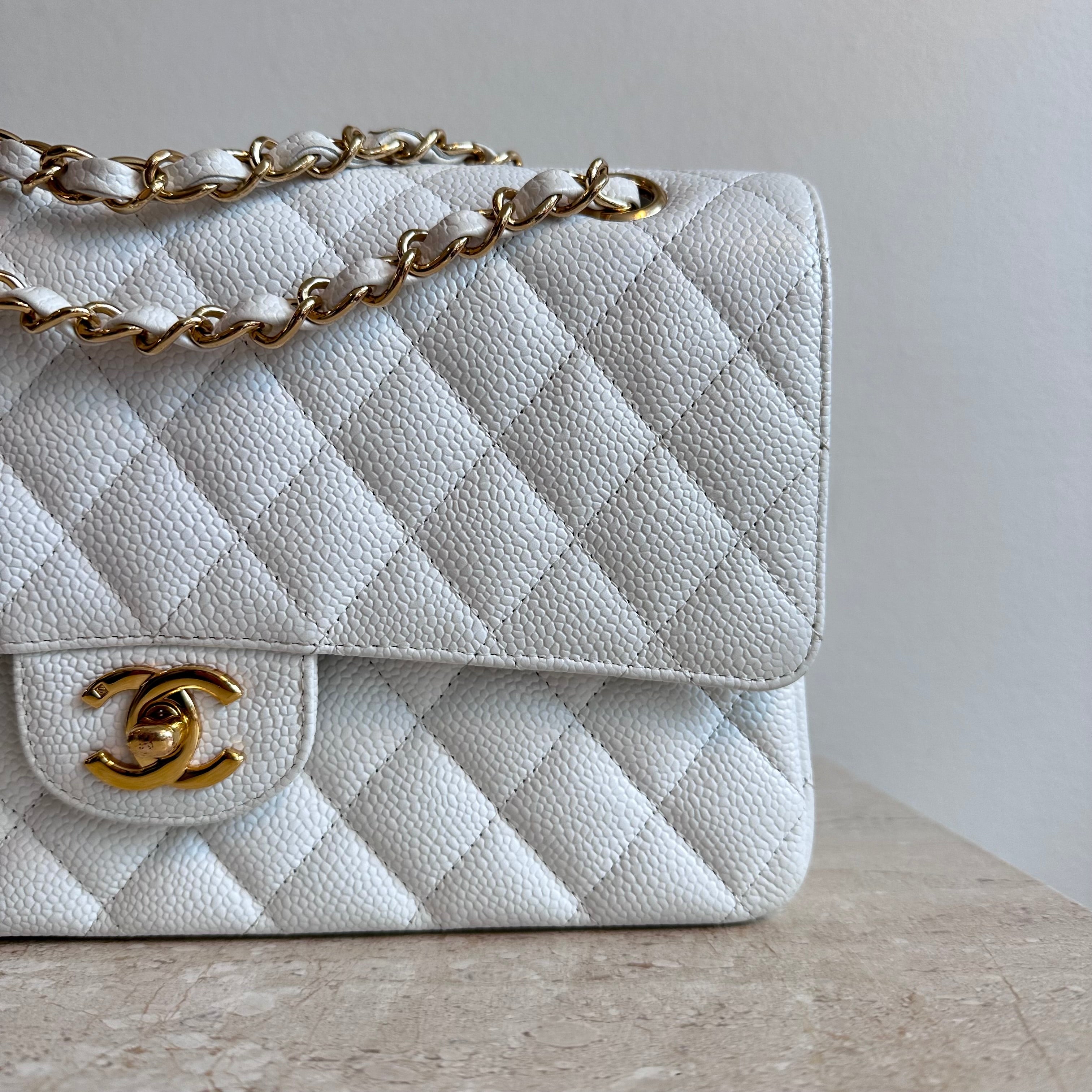 Pre-Owned CHANEL™ Vintage White Caviar Double Flap