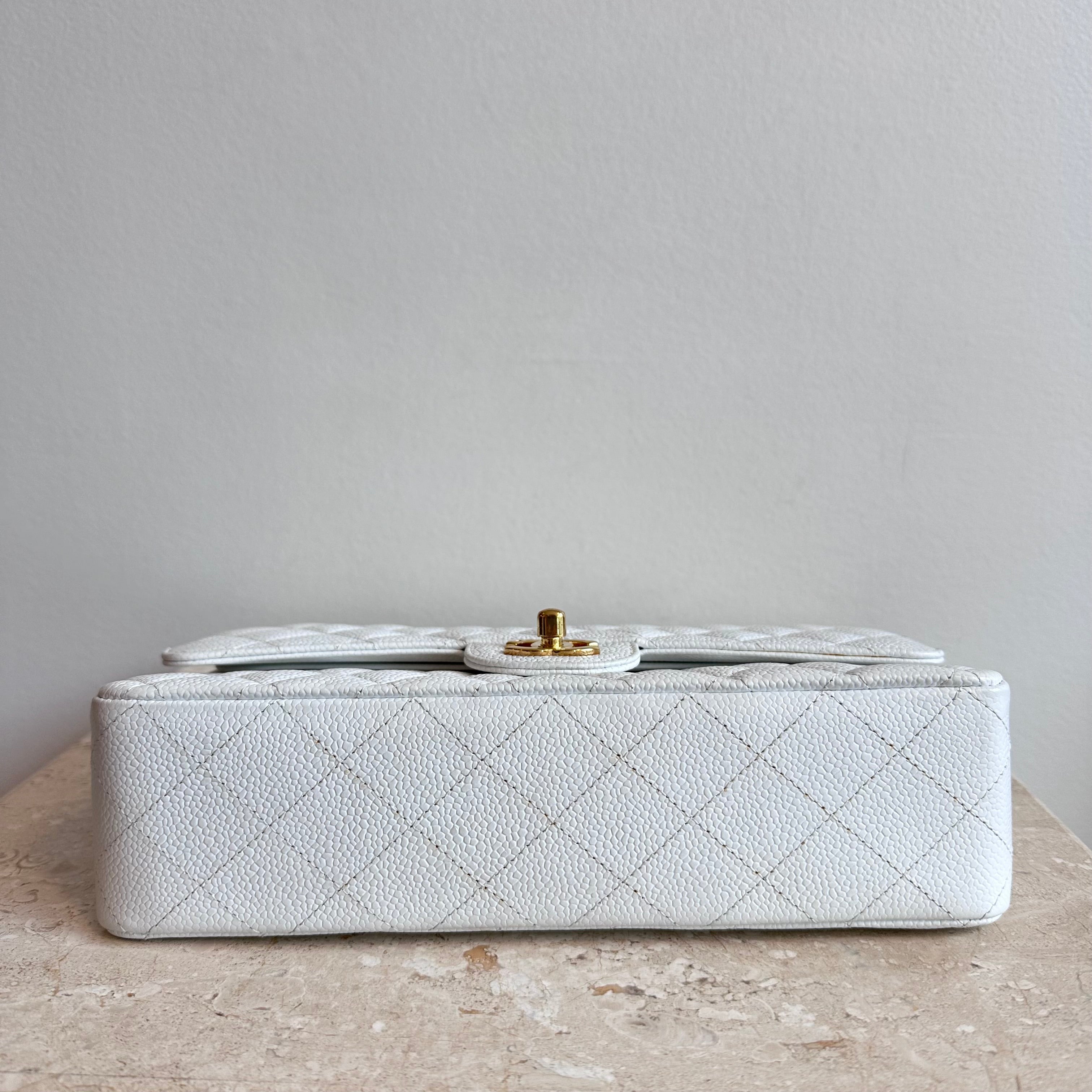 Pre-Owned CHANEL™ Vintage White Caviar Double Flap