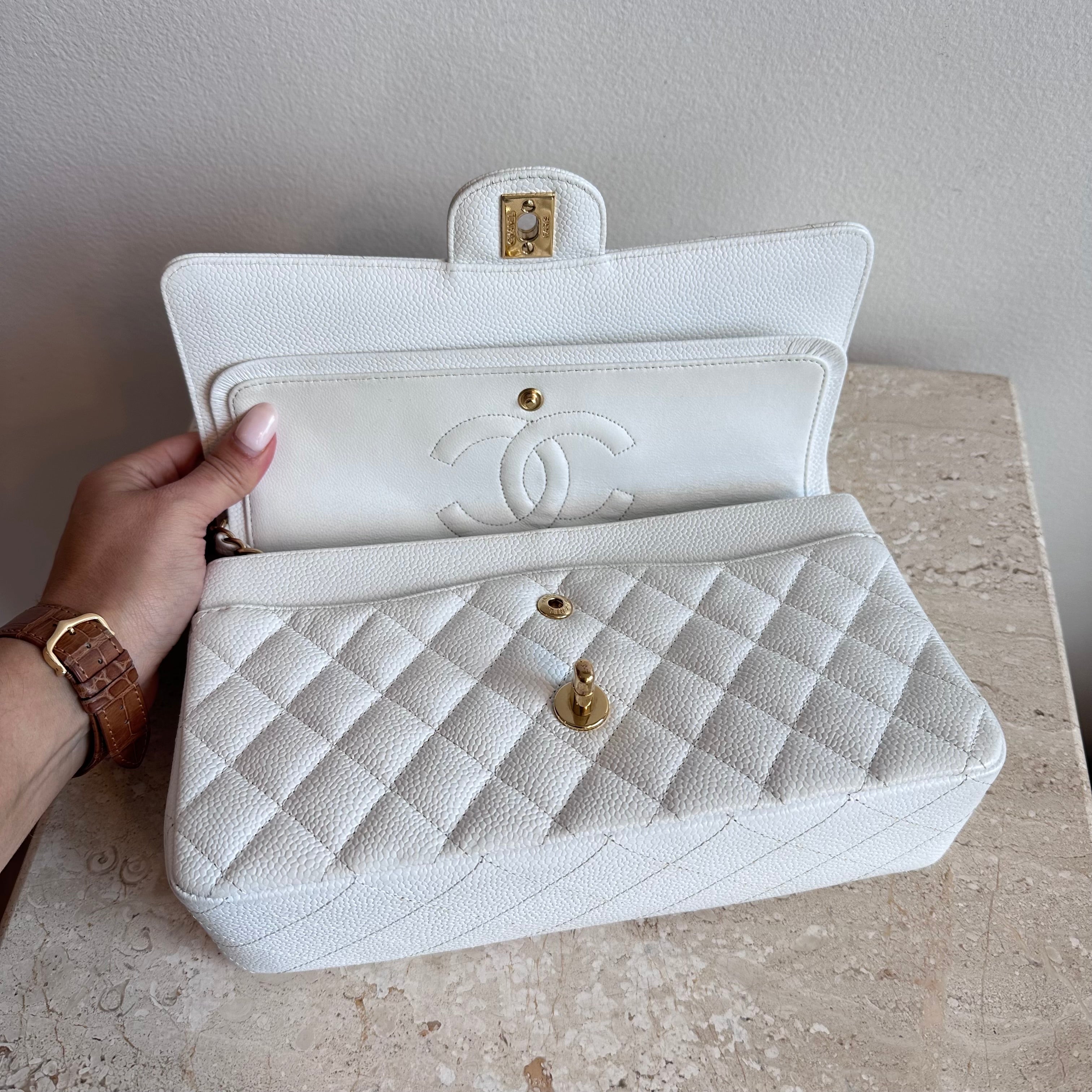 Pre-Owned CHANEL™ Vintage White Caviar Double Flap