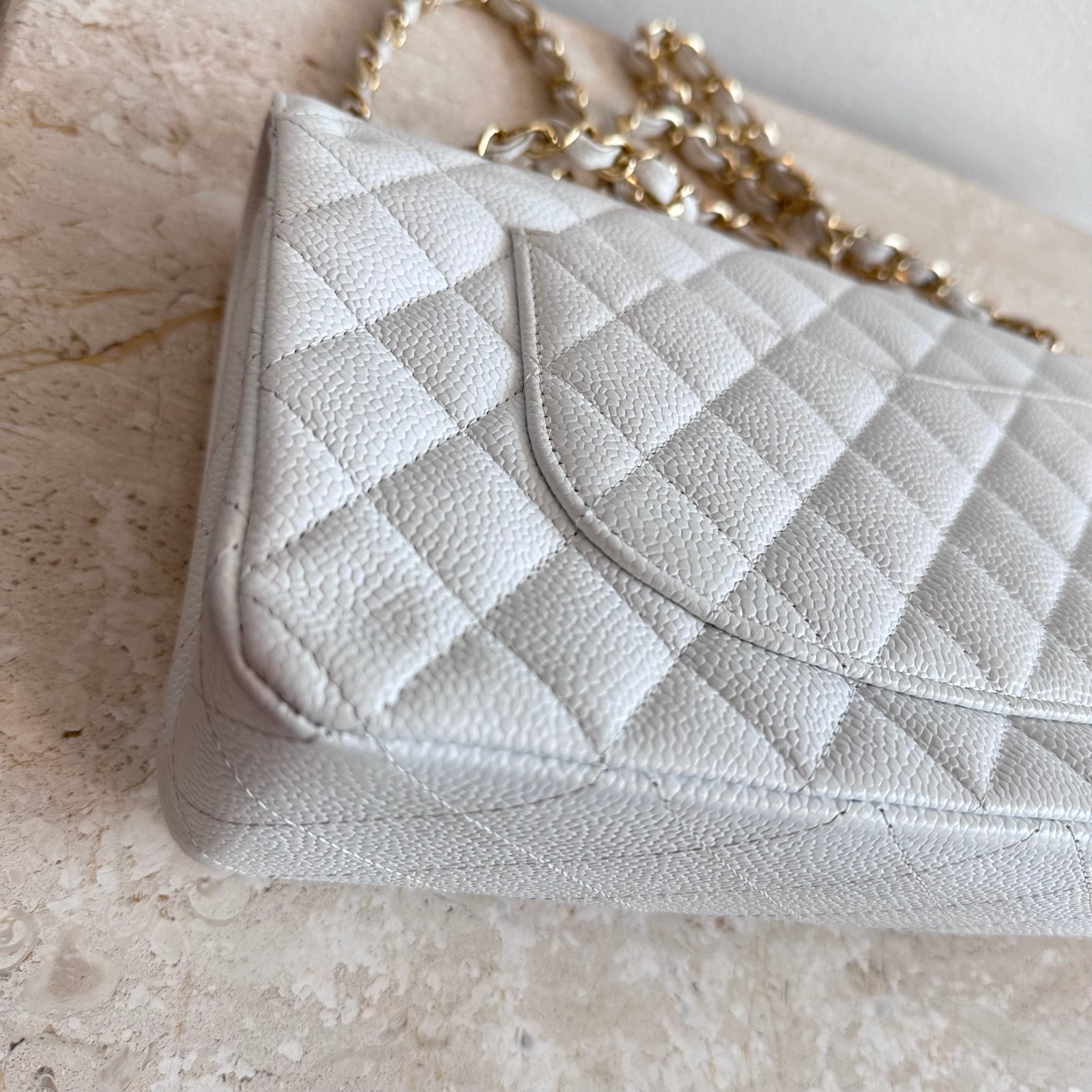 Pre-Owned CHANEL™ Vintage White Caviar Double Flap