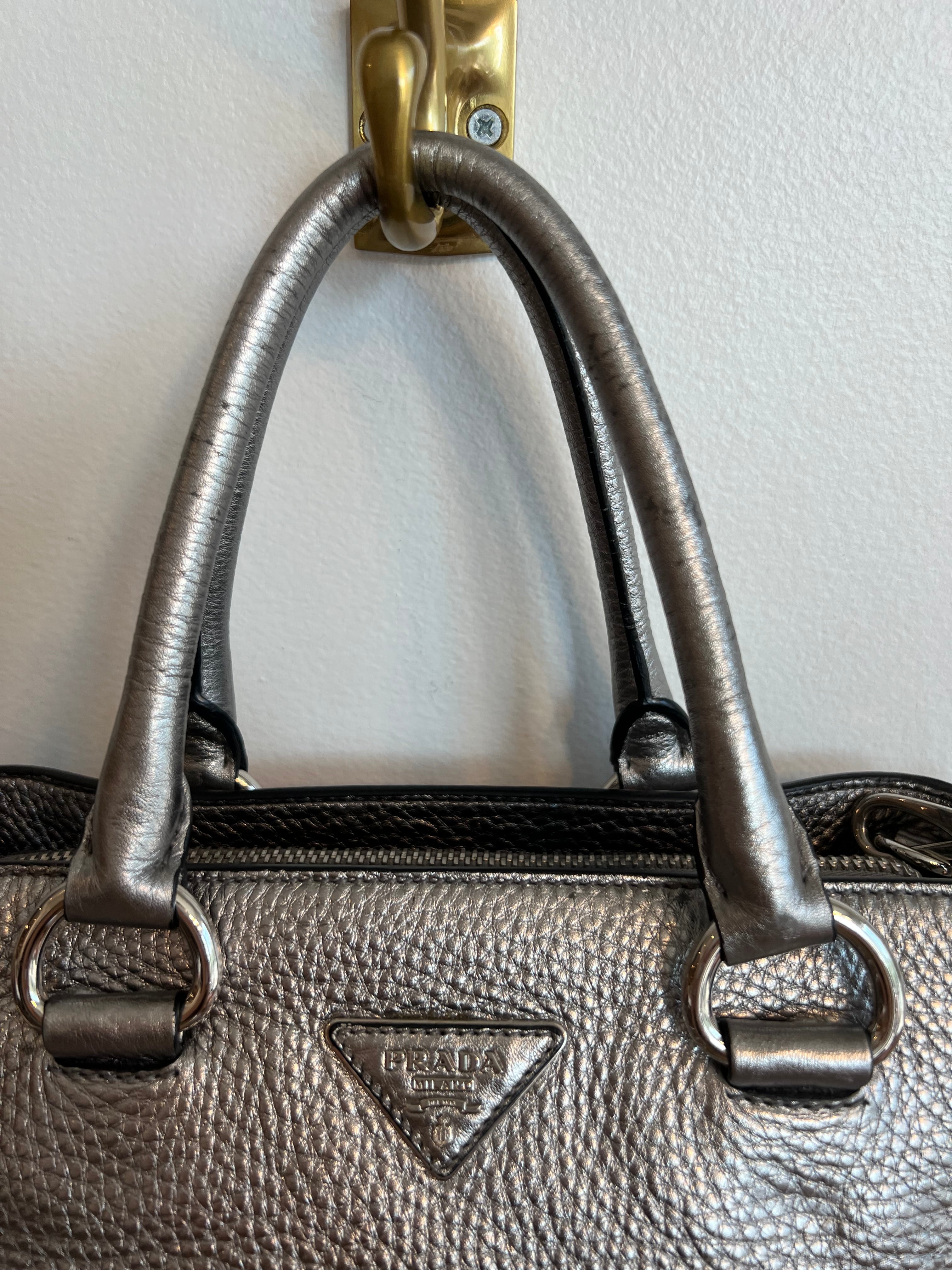 Pre-Owned PRADA Metallic Silver Leather Vitello Daino Tote