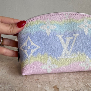 Pre-Owned LOUIS VUITTON Escale Pochette