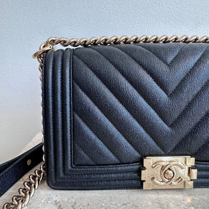 Pre-Owned CHANEL™ Black Medium Chevron Boy Bag