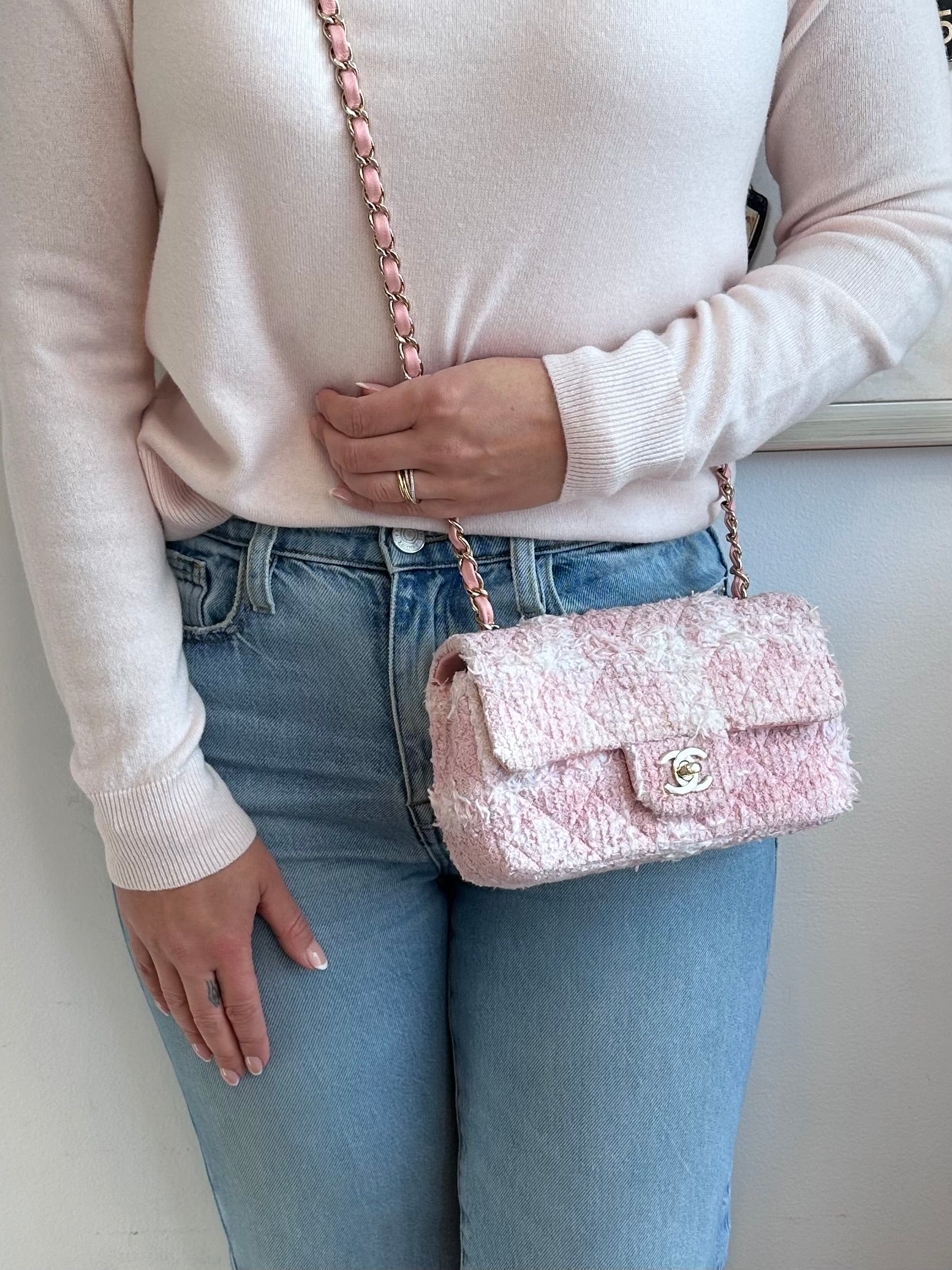 Pre-Owned CHANEL™ Pink Tweed Mini Classic Flap Bag