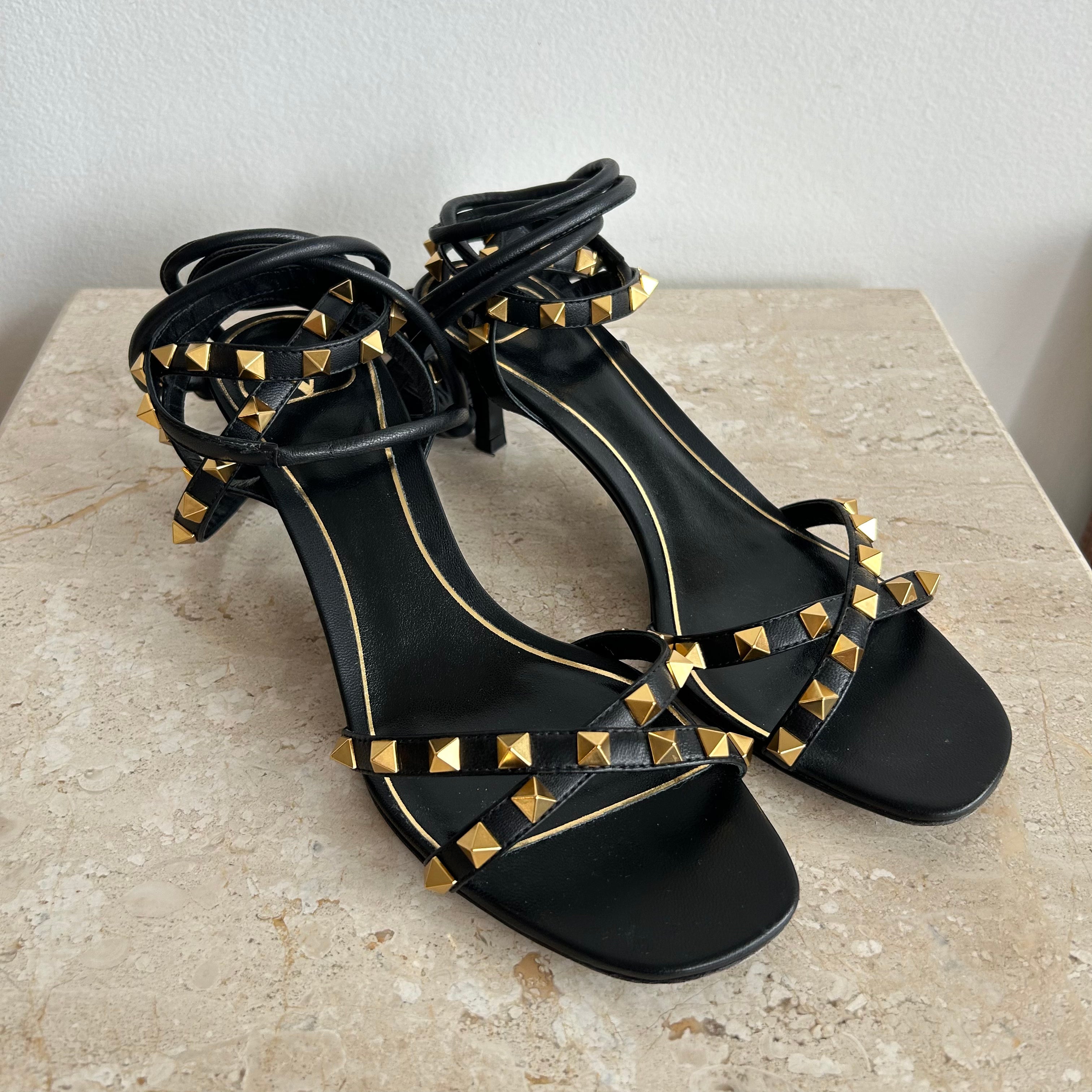 Pre-Owned VALENTINO Rockstud Wrap Tassel Sandals Size 37