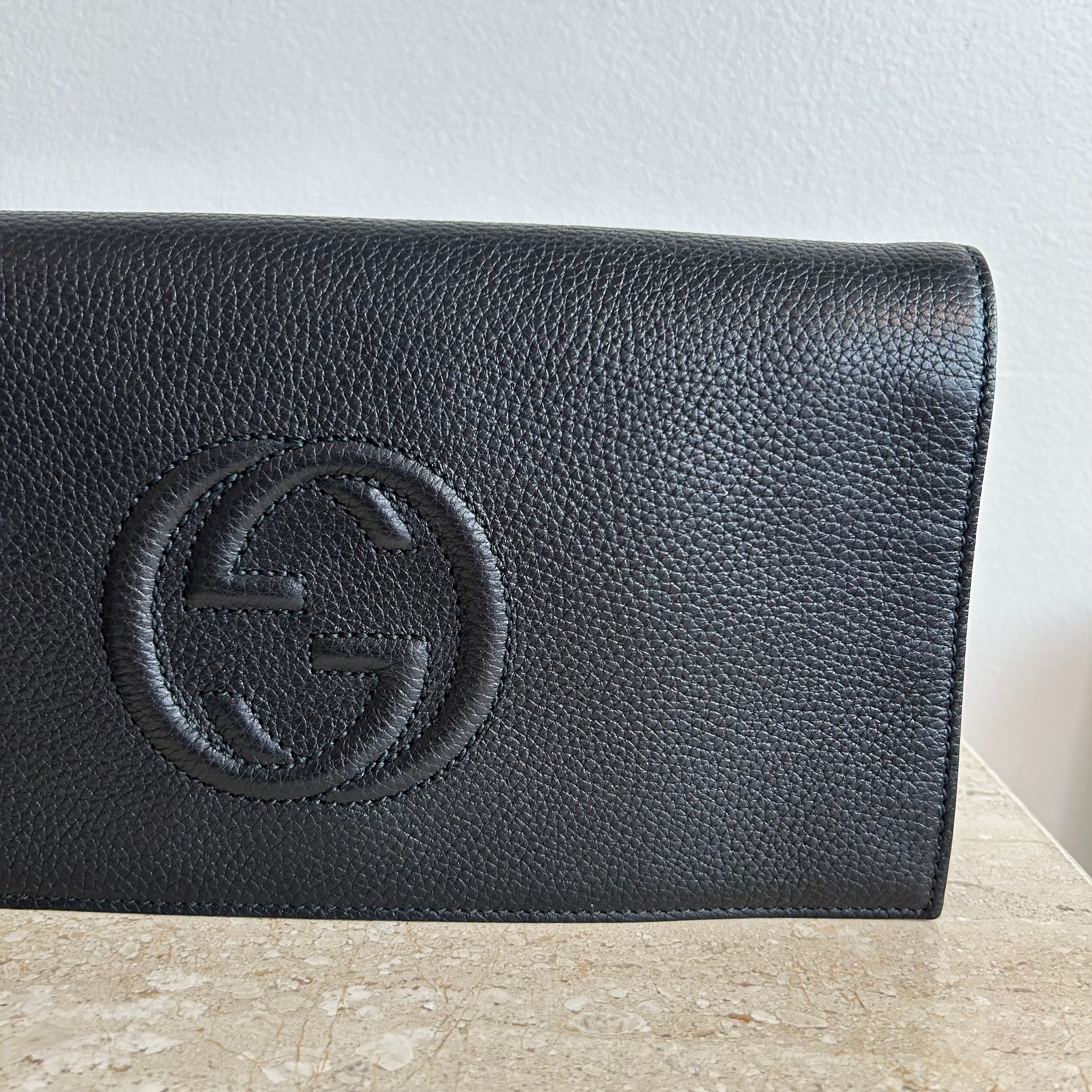 Pre-Owned GUCCI Black Leather Soho Clutch