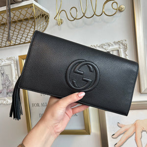 Pre-Owned GUCCI Black Leather Soho Clutch