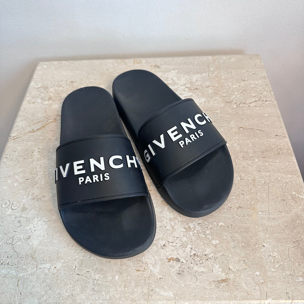 Pre-Owned GIVENCHY Flat Rubber Mules Size 38