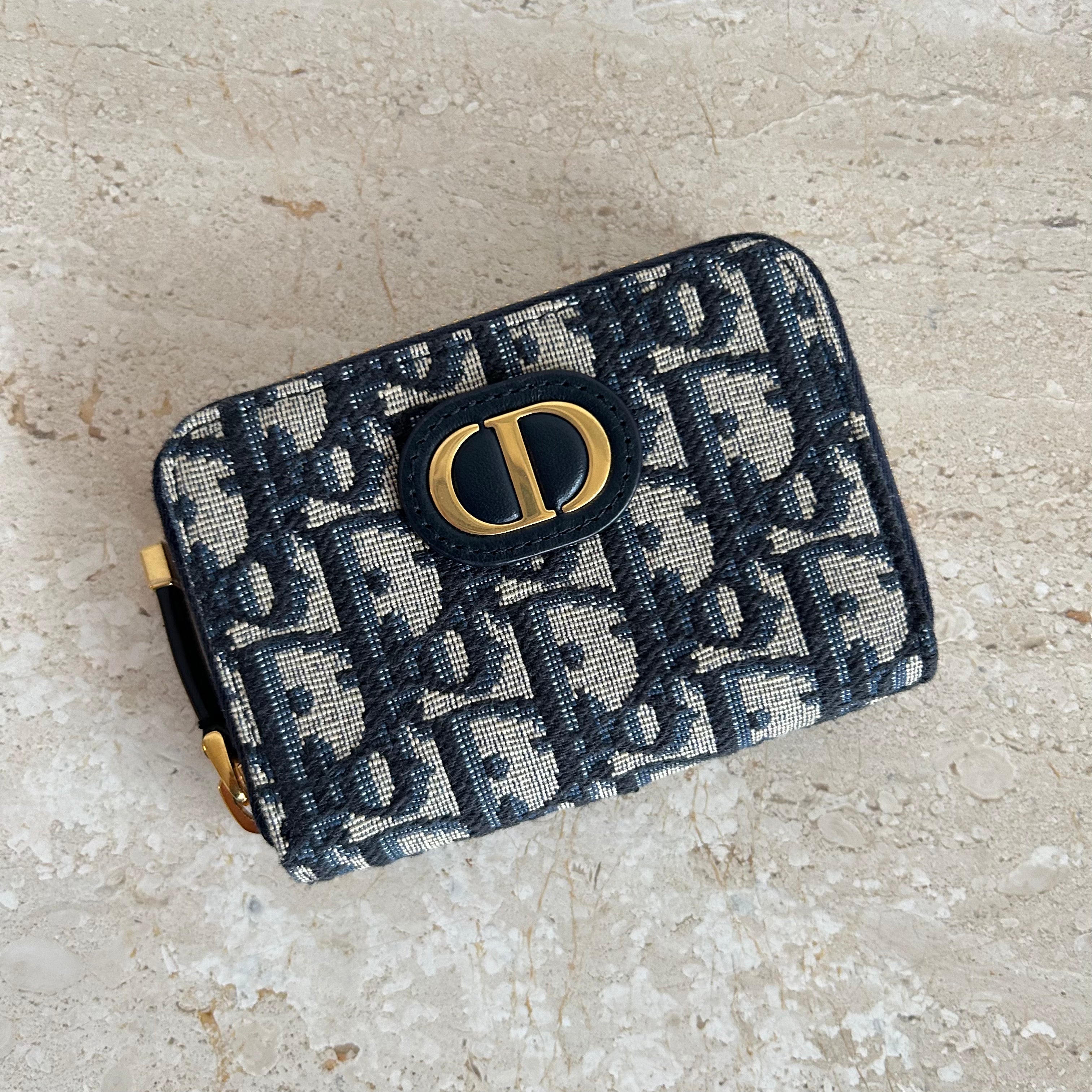 Pre-Owned DIOR Small 30 Montaigne Voyageur Wallet