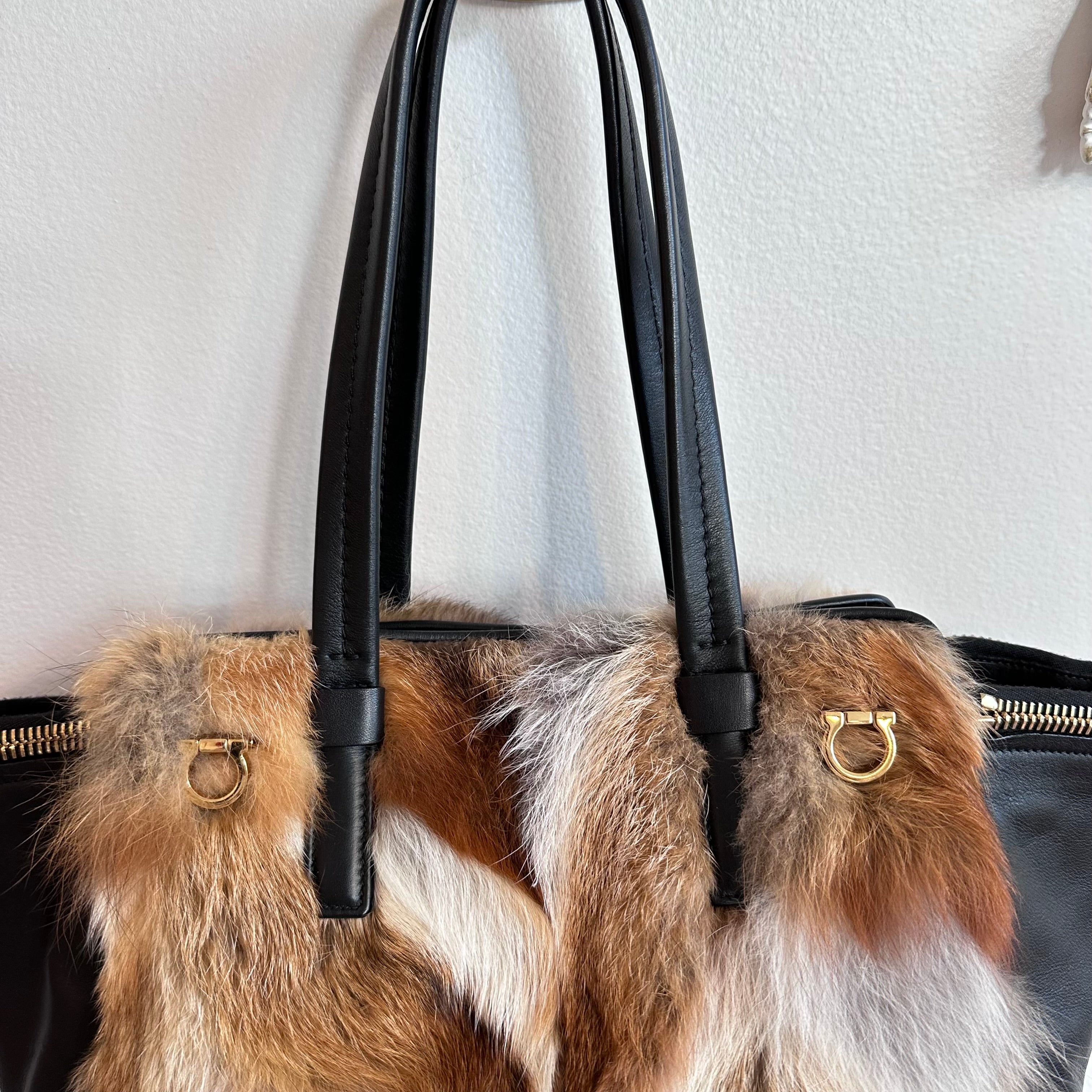 Pre-Owned SALVATORE FERRAGAMO Verve Fox Fur Handbag