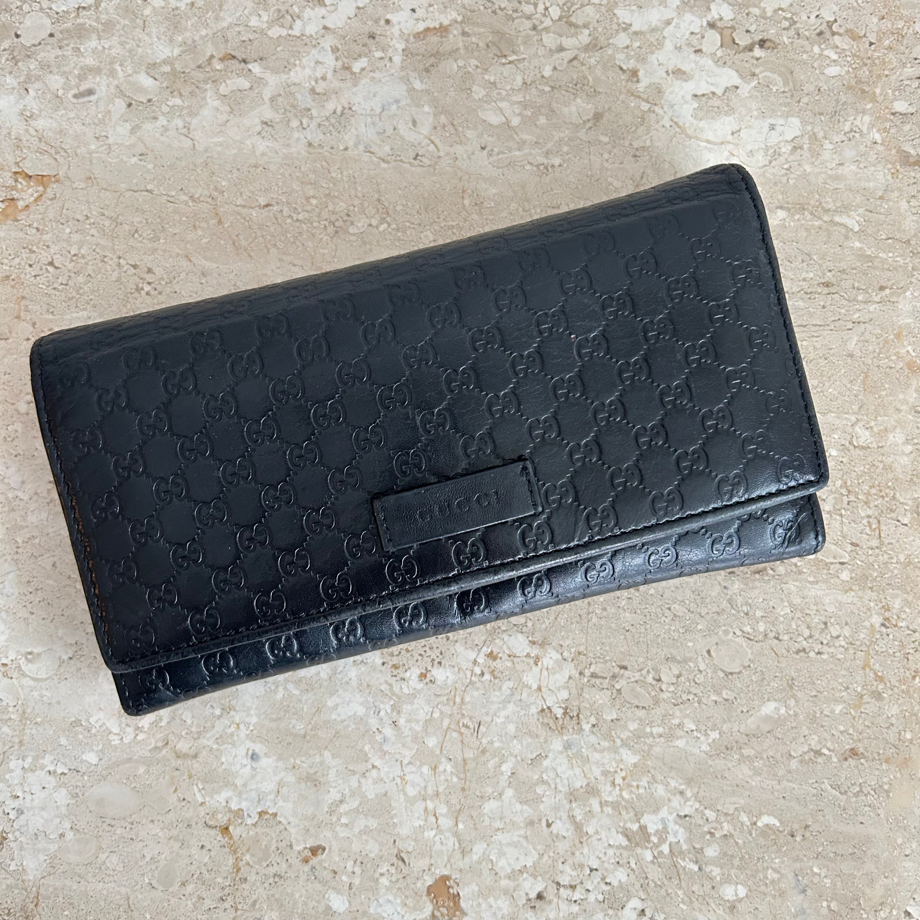 Pre-Owned GUCCI Black Guccissima Wallet