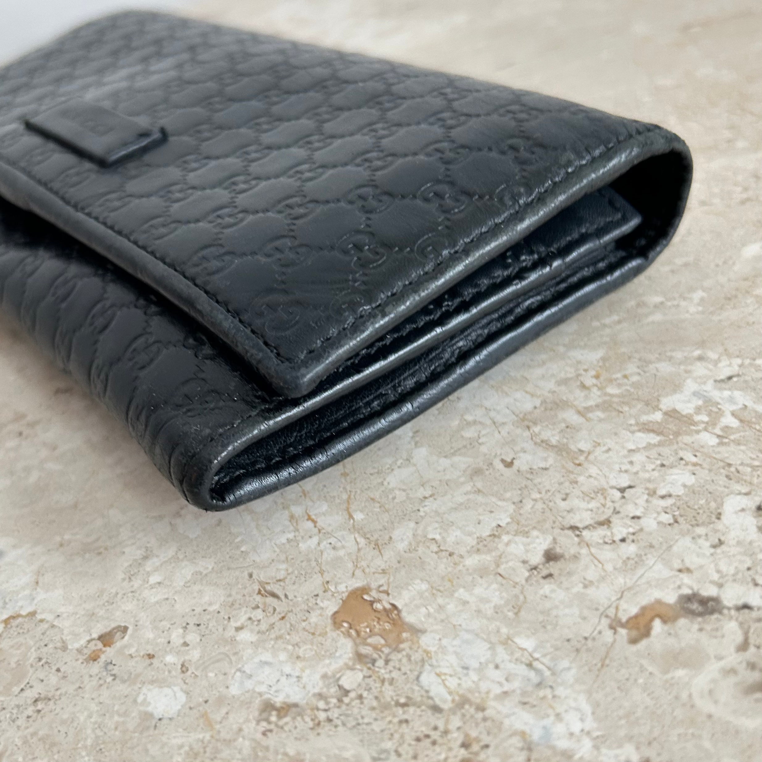 Pre-Owned GUCCI Black Guccissima Wallet