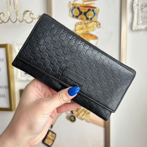 Pre-Owned GUCCI Black Guccissima Wallet