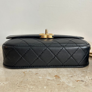 Pre-Owned CHANEL™ Quilted Multi Pouching Flap and Coin Purse