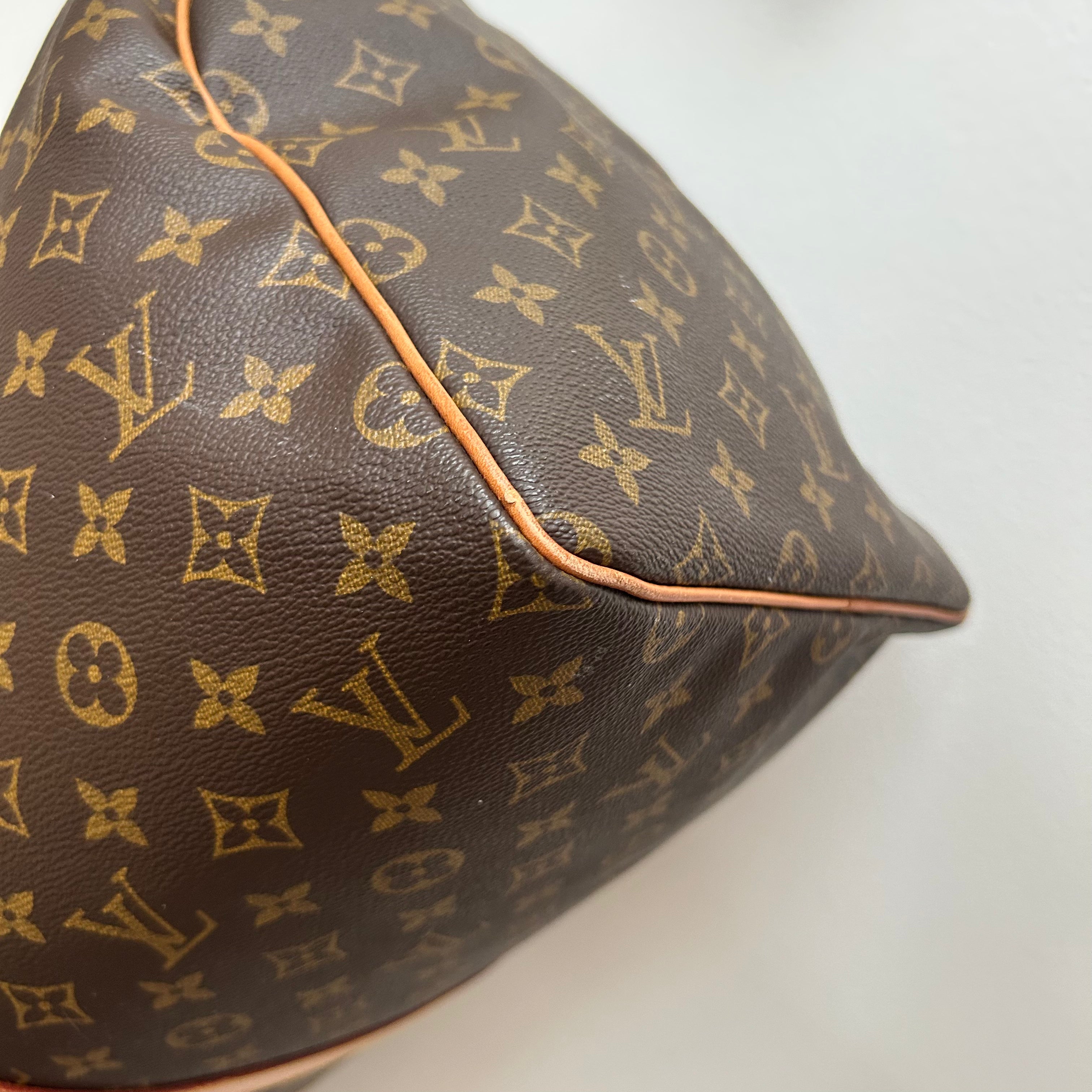 Pre-Owned LOUIS VUITTON Vintage Monogram Keepall 55