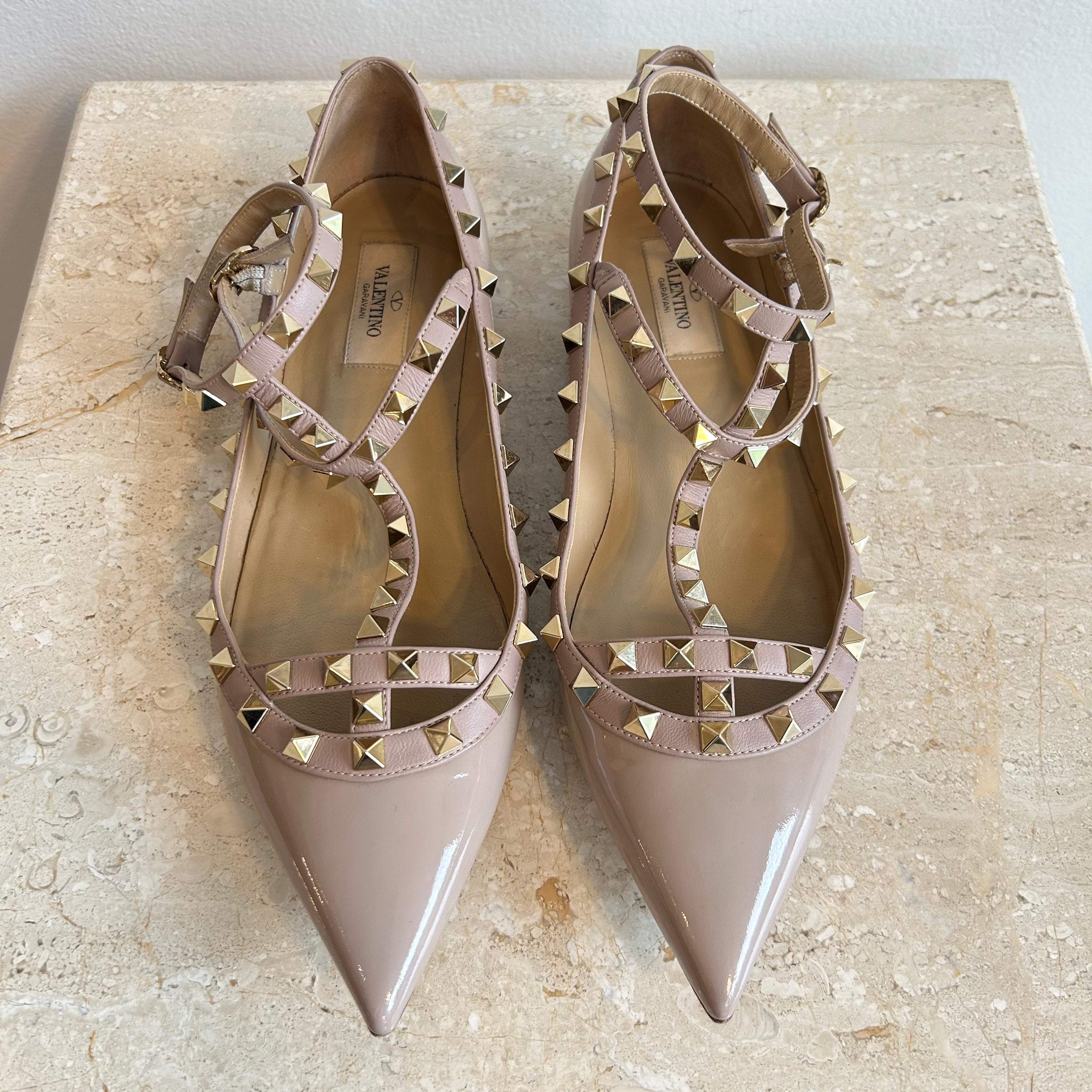 Pre-Owned VALENTINO Patent Rockstud Cage Ballerina Flats Size 40.5