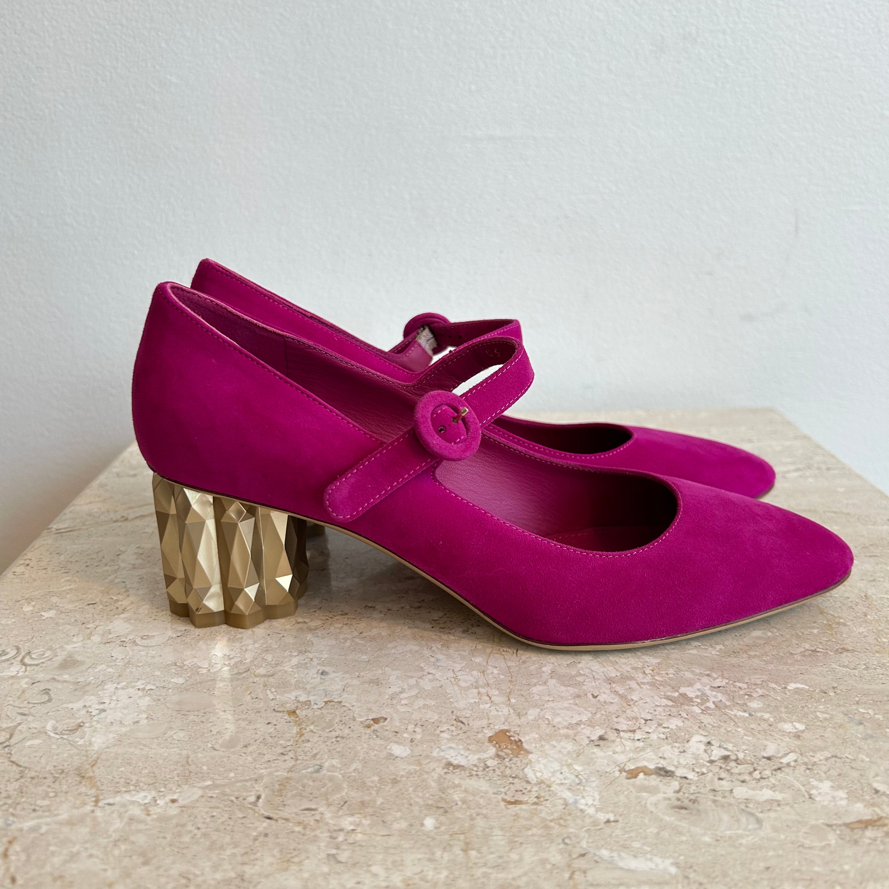 Pre-Owned SALVATORE FERRAGAMO Suede Mary Jane Pumps Size 6