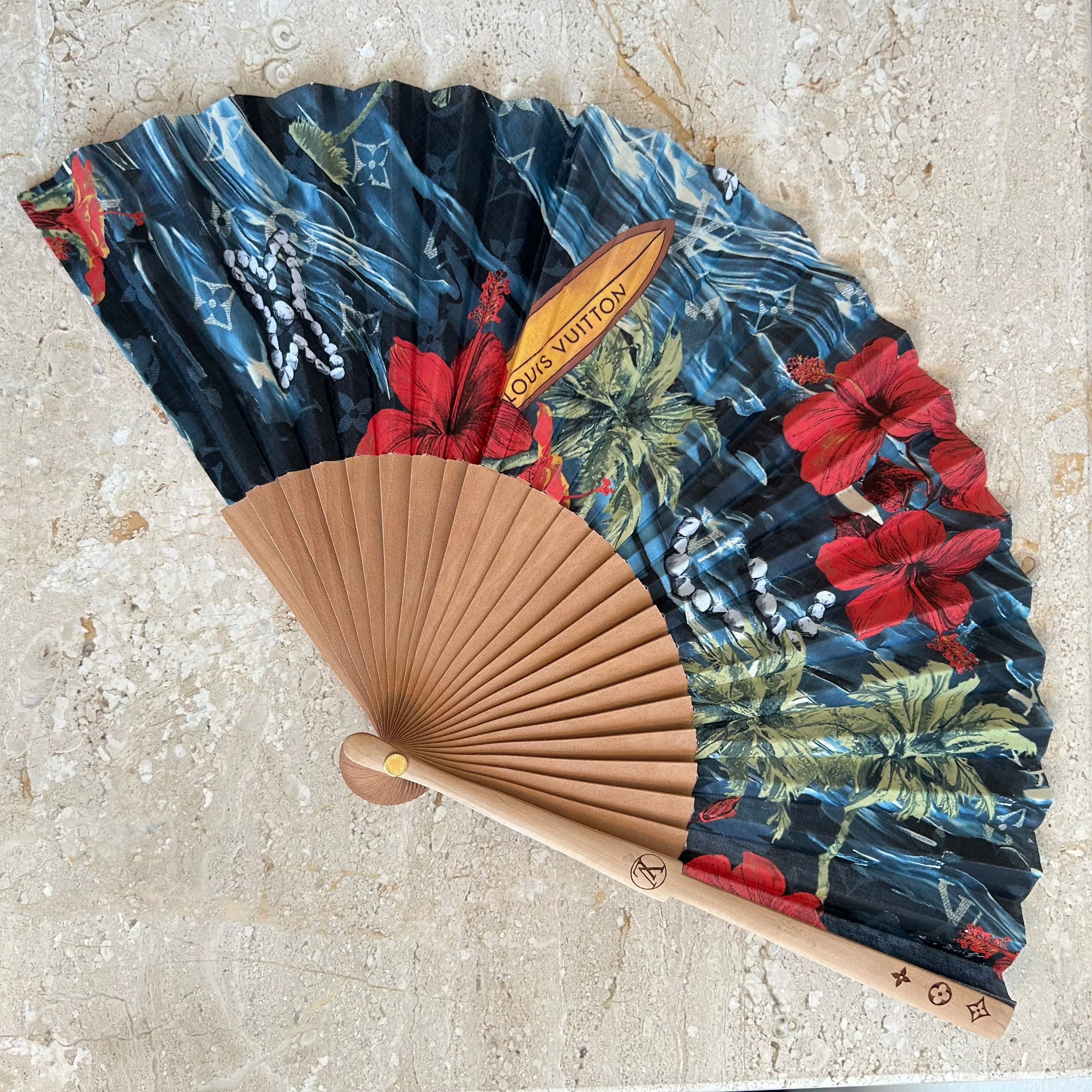 Pre-Owned LOUIS VUITTON Fan