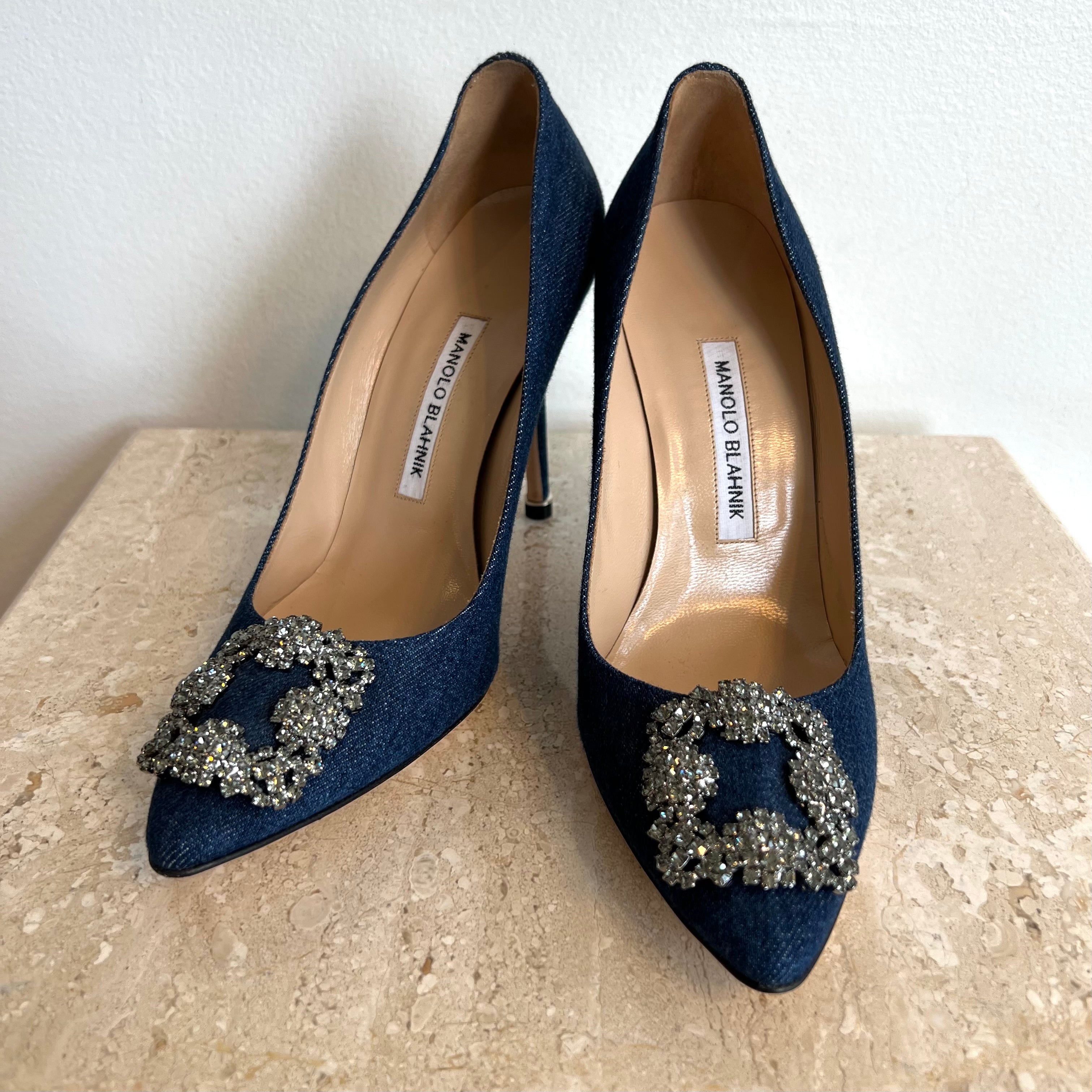 Authentic MANOLO BLAHNIK Denim Hangisi Pumps - Size 38.5 – Valamode